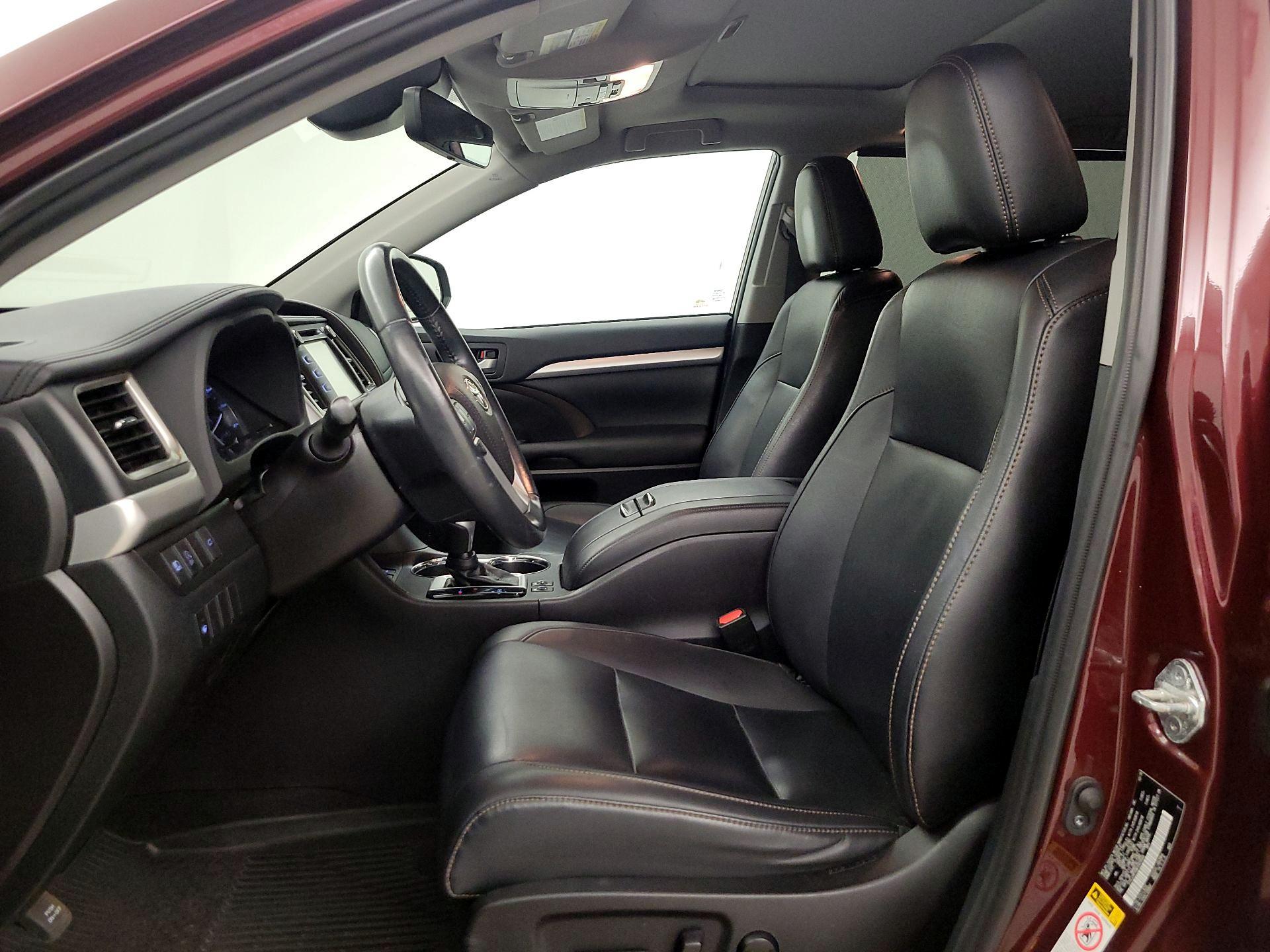 Thumbnail: 2019 Toyota Highlander - 11