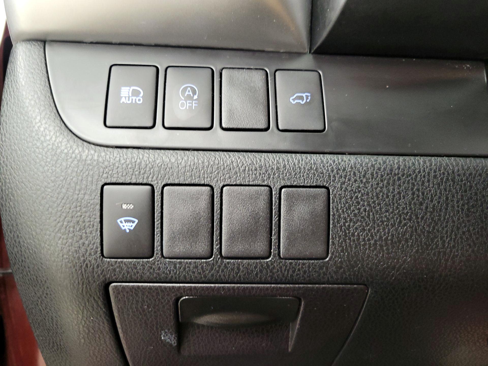 Thumbnail: 2019 Toyota Highlander - 13