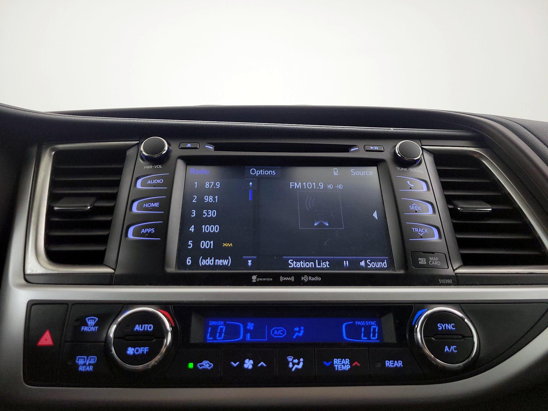 Thumbnail: 2019 Toyota Highlander - 15