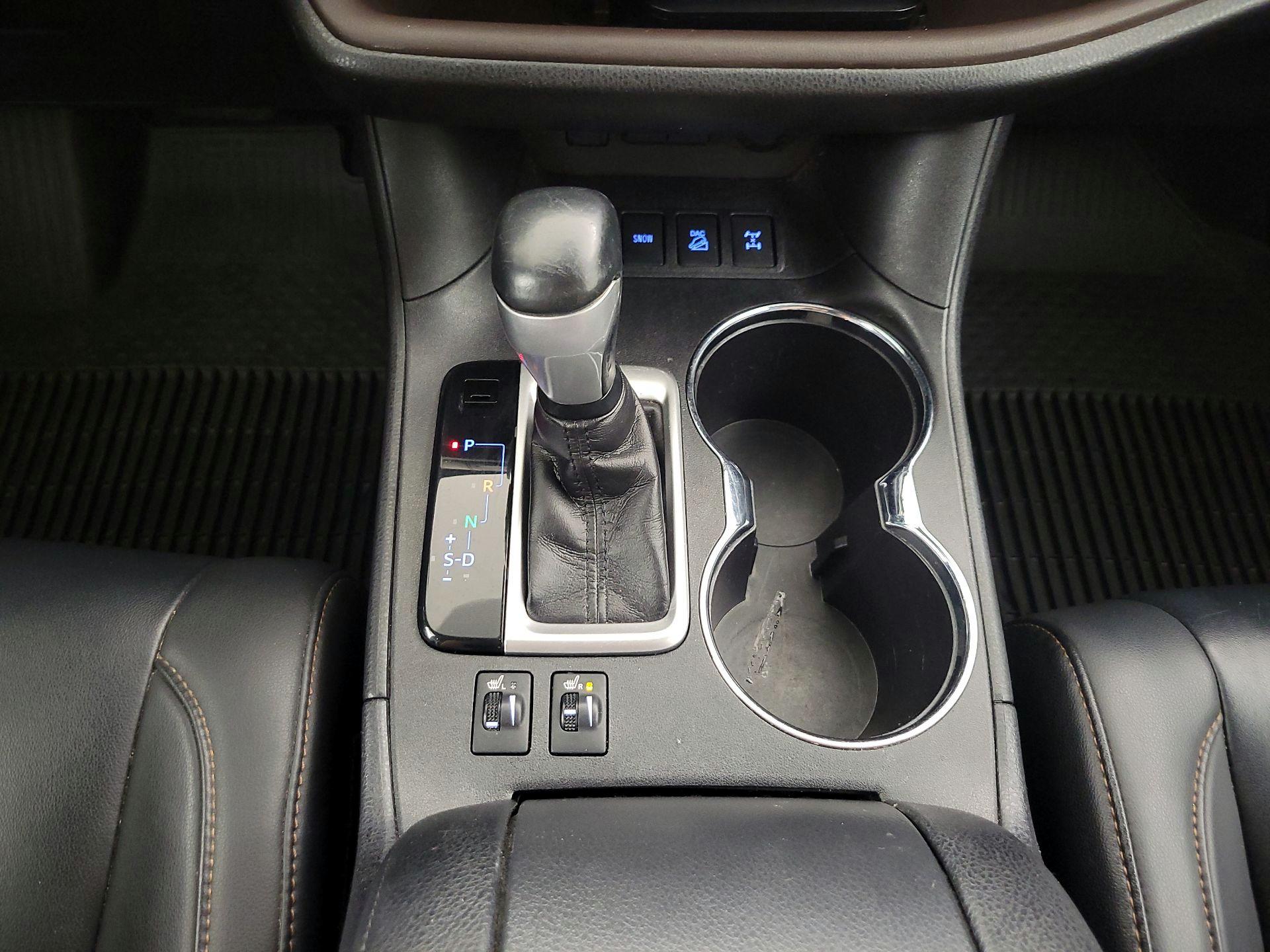 Thumbnail: 2019 Toyota Highlander - 17