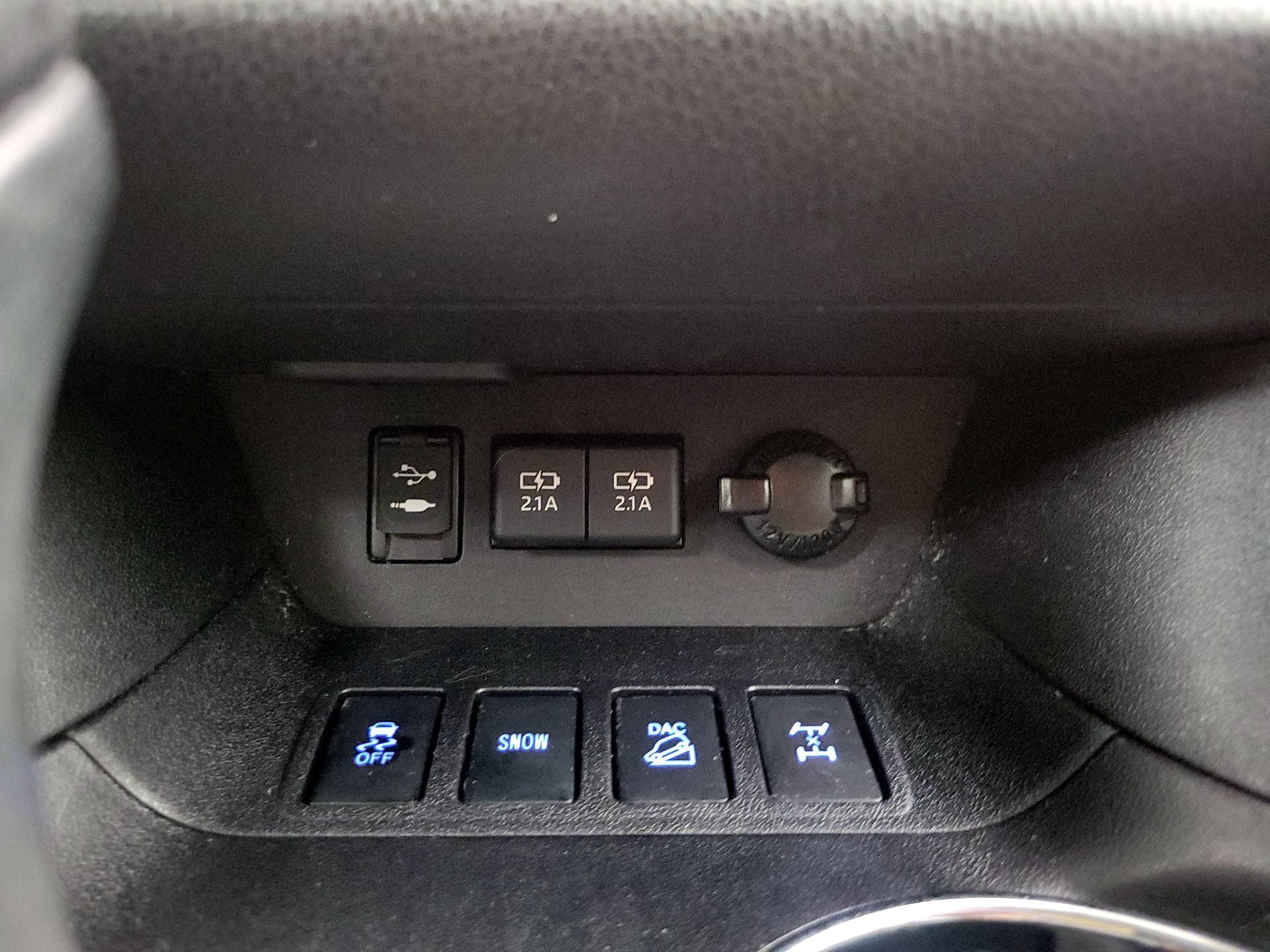 Thumbnail: 2019 Toyota Highlander - 18