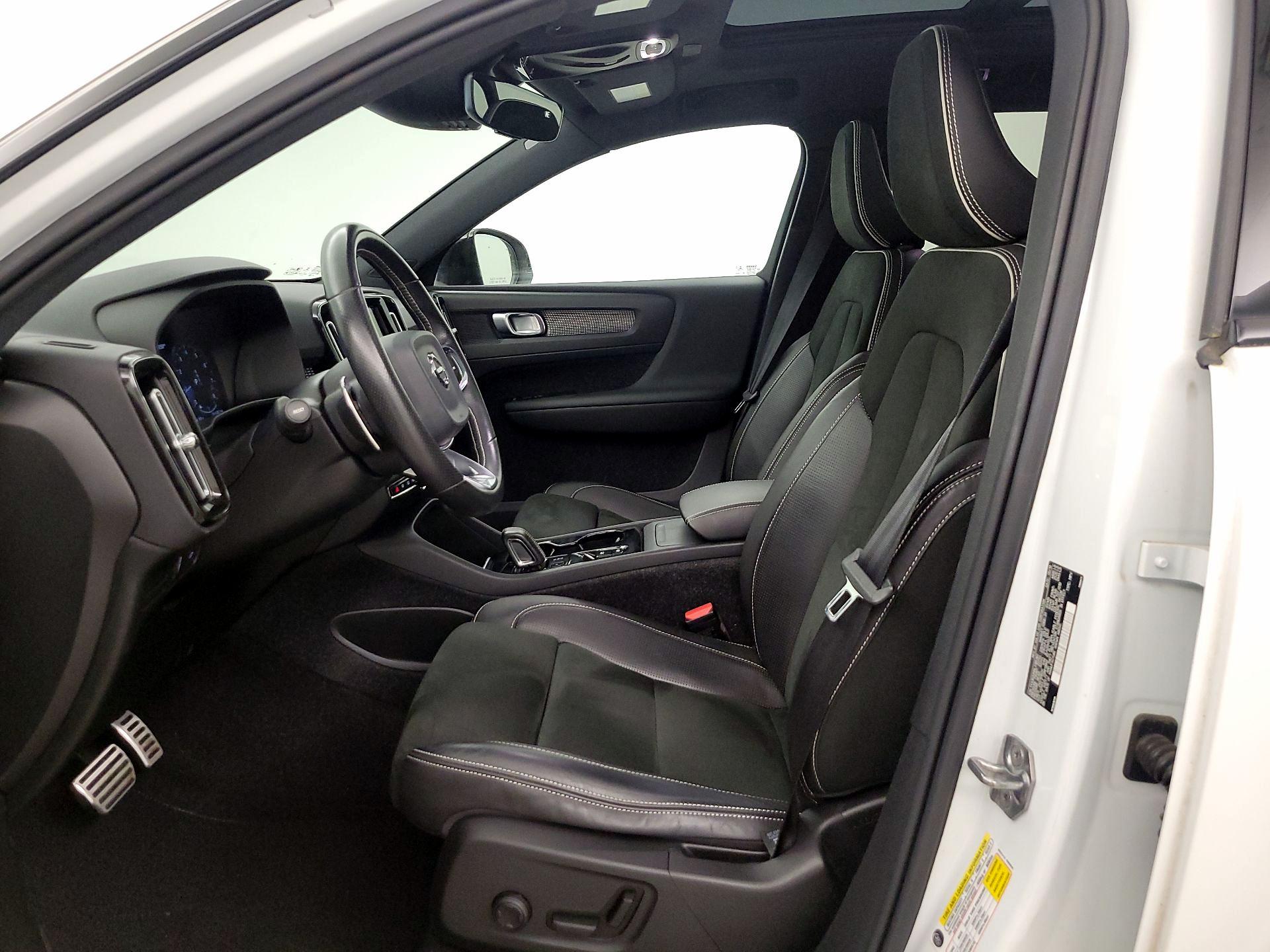 Thumbnail: 2020 Volvo XC40 - 11