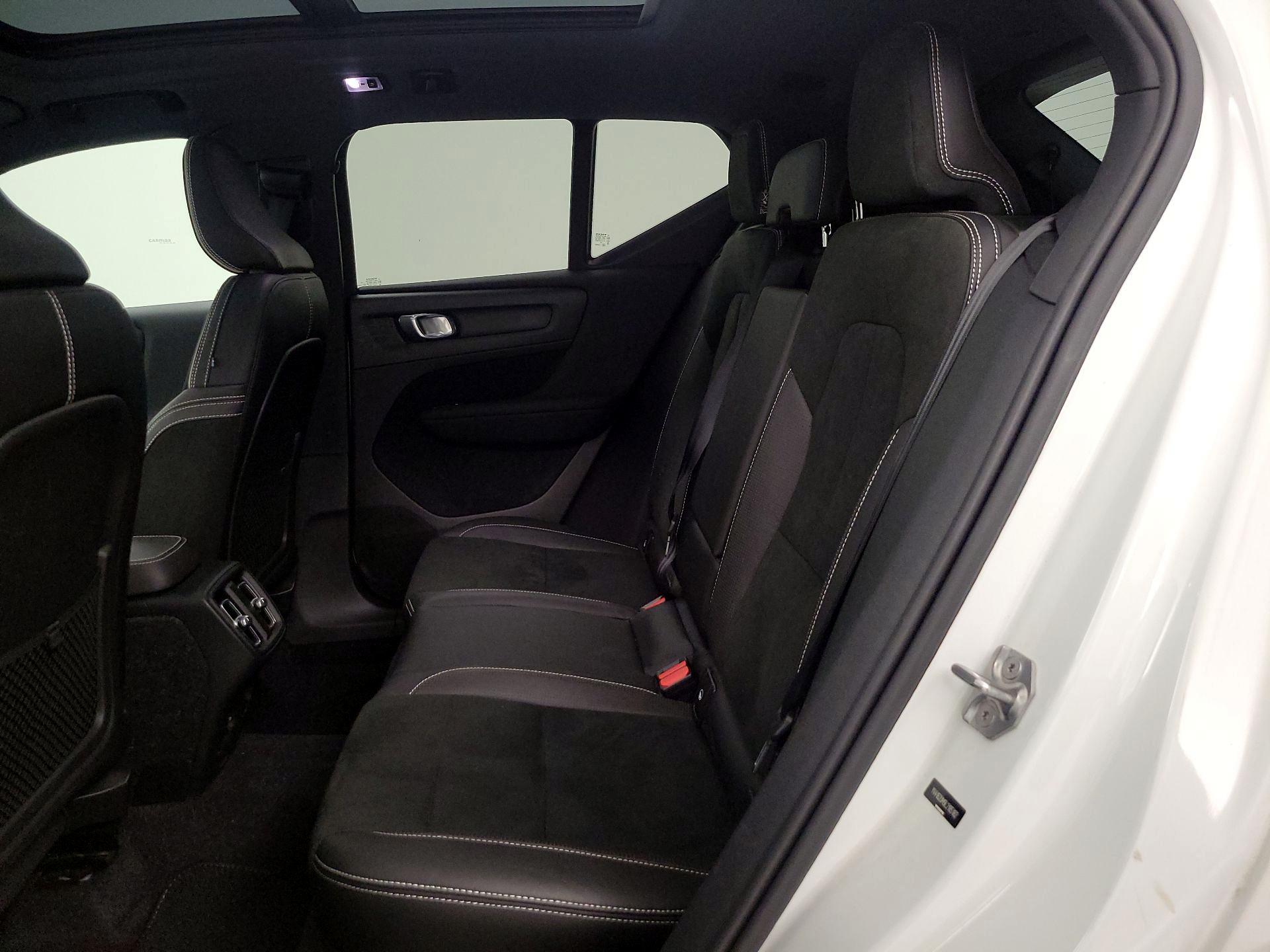 Thumbnail: 2020 Volvo XC40 - 20