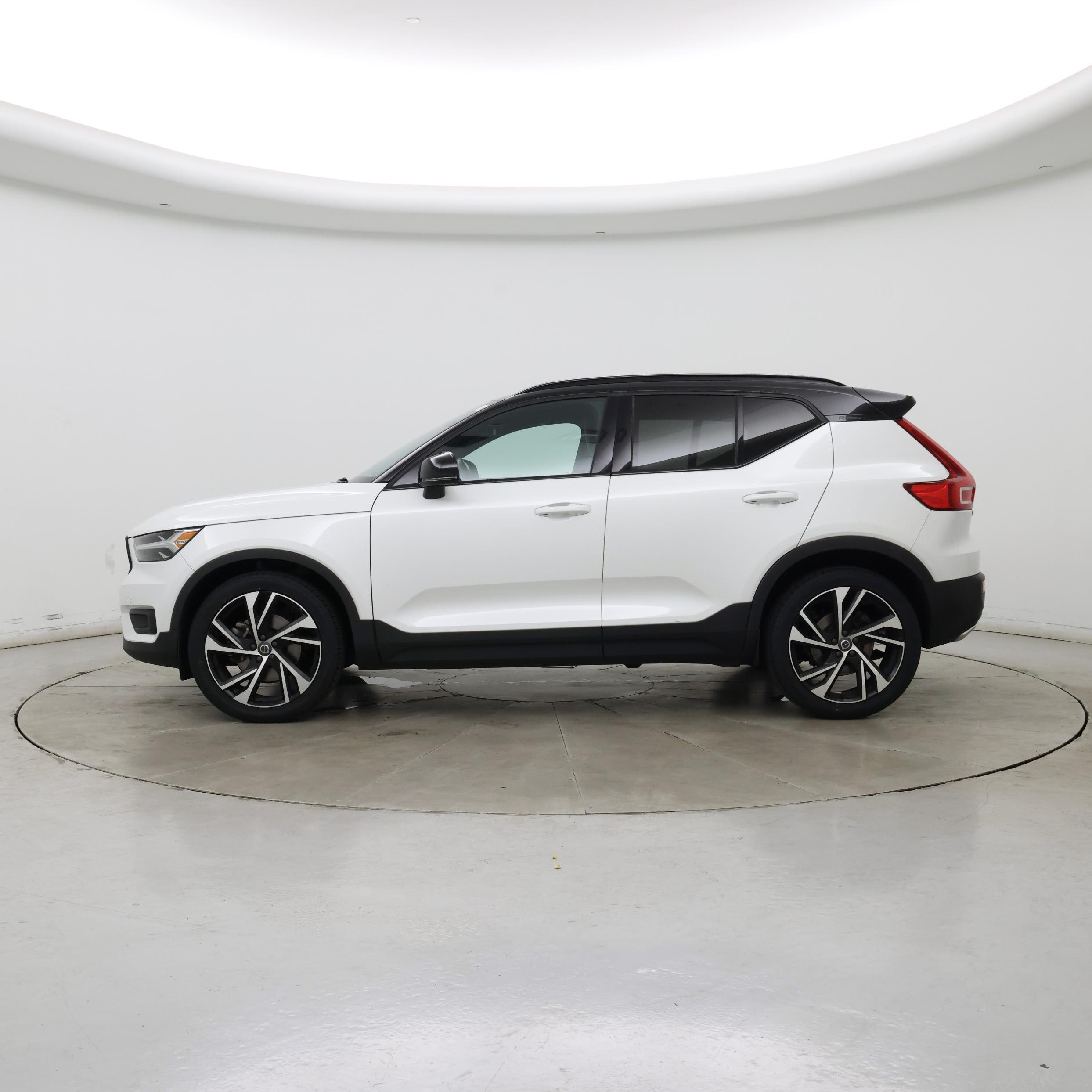 Thumbnail: 2020 Volvo XC40 - 3