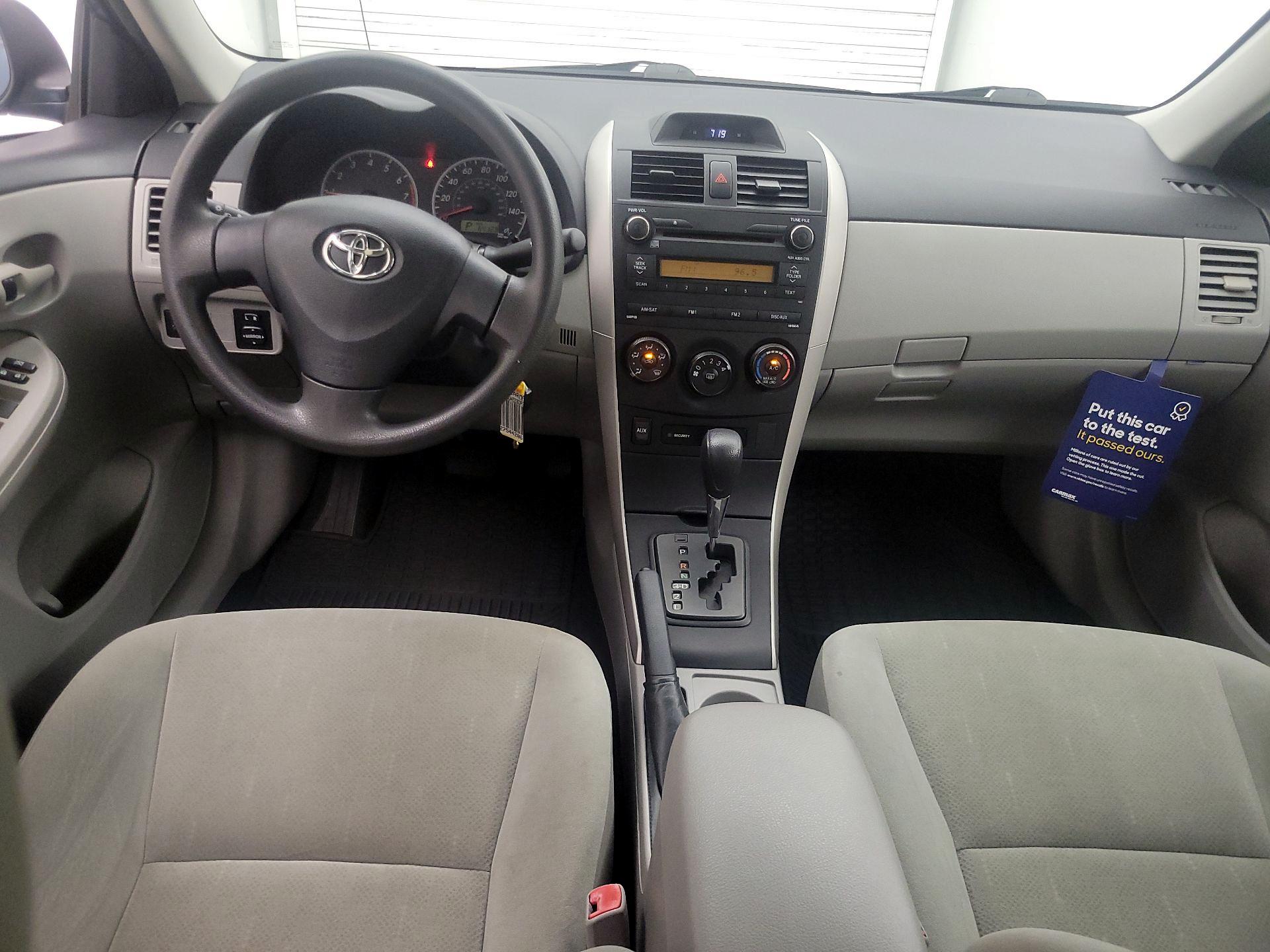 Thumbnail: 2013 Toyota Corolla - 9