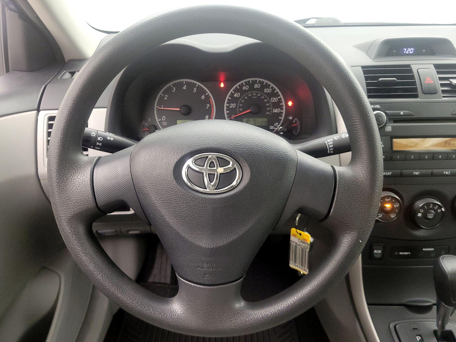 Thumbnail: 2013 Toyota Corolla - 10