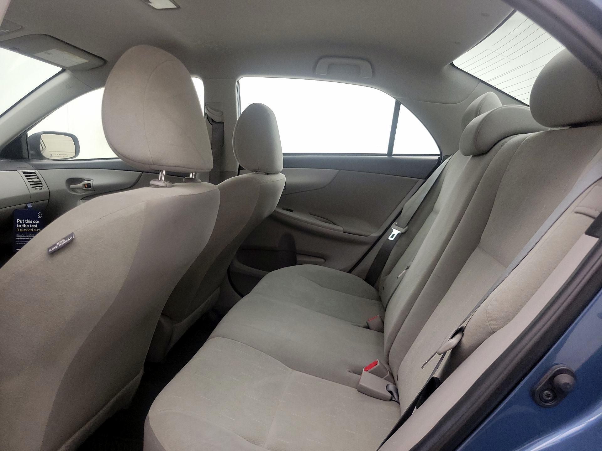 Thumbnail: 2013 Toyota Corolla - 18