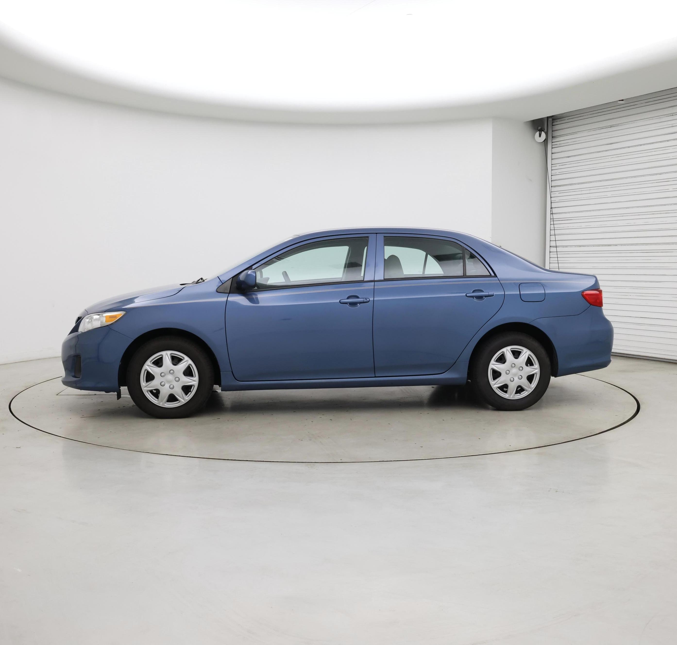 Thumbnail: 2013 Toyota Corolla - 3