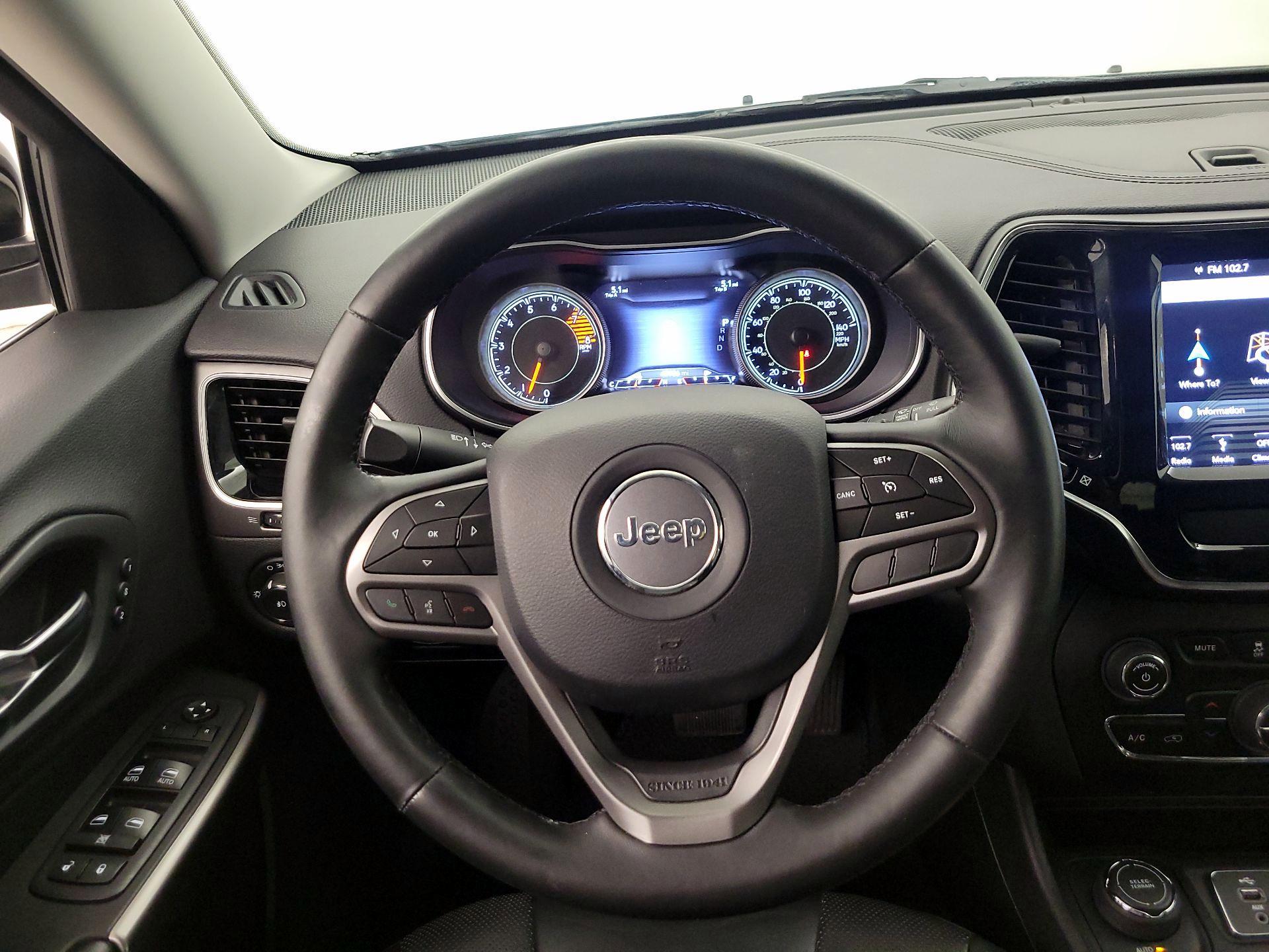 Thumbnail: 2019 Jeep Cherokee - 10