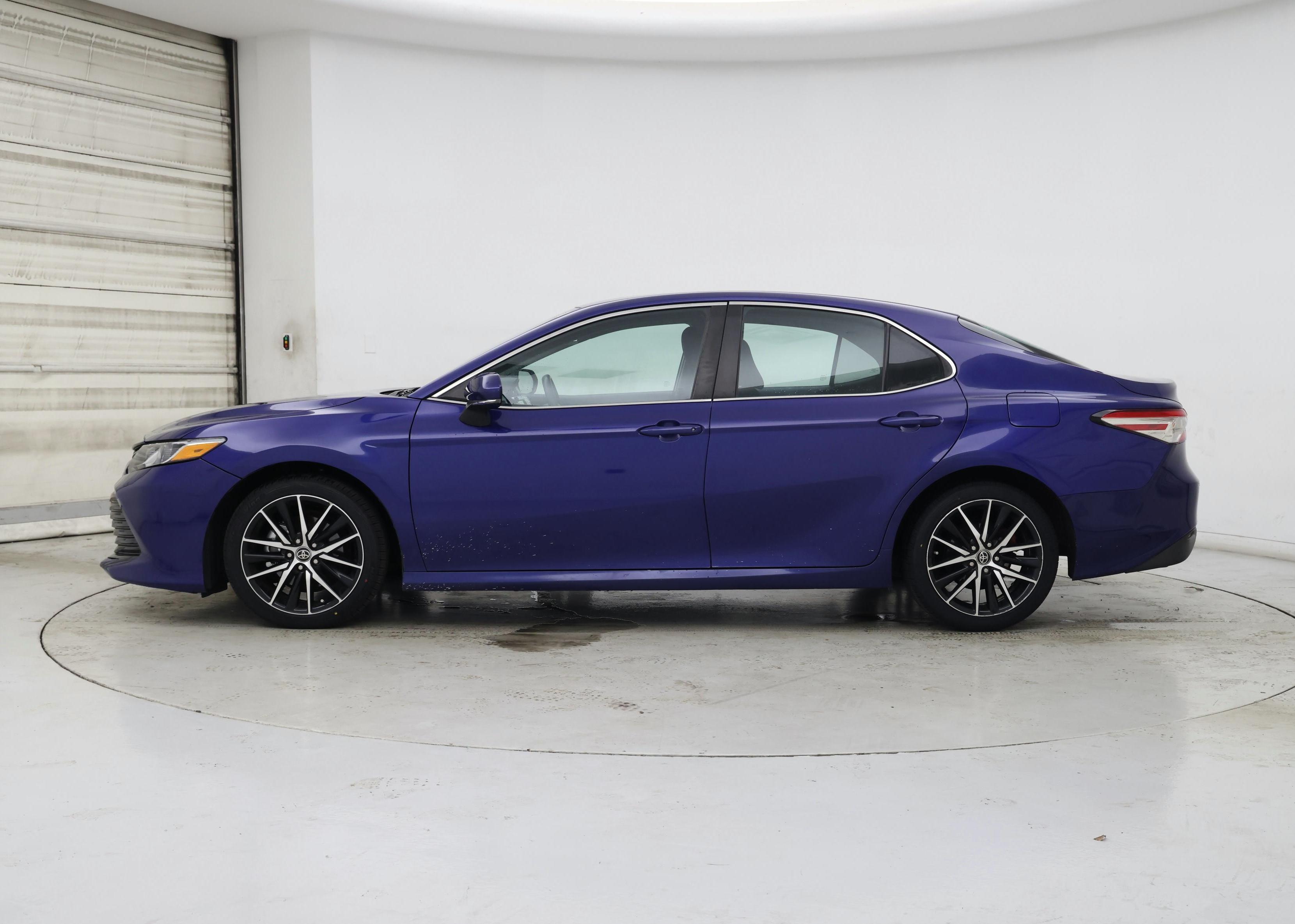 Thumbnail: 2018 Toyota Camry - 3