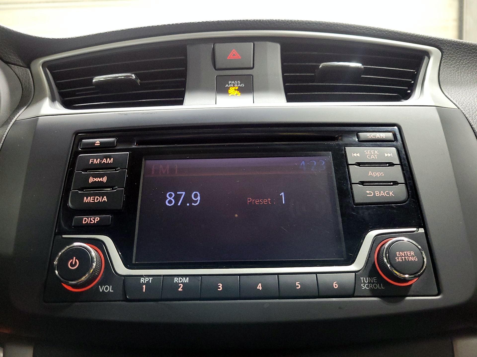 Thumbnail: 2015 Nissan Sentra - 15