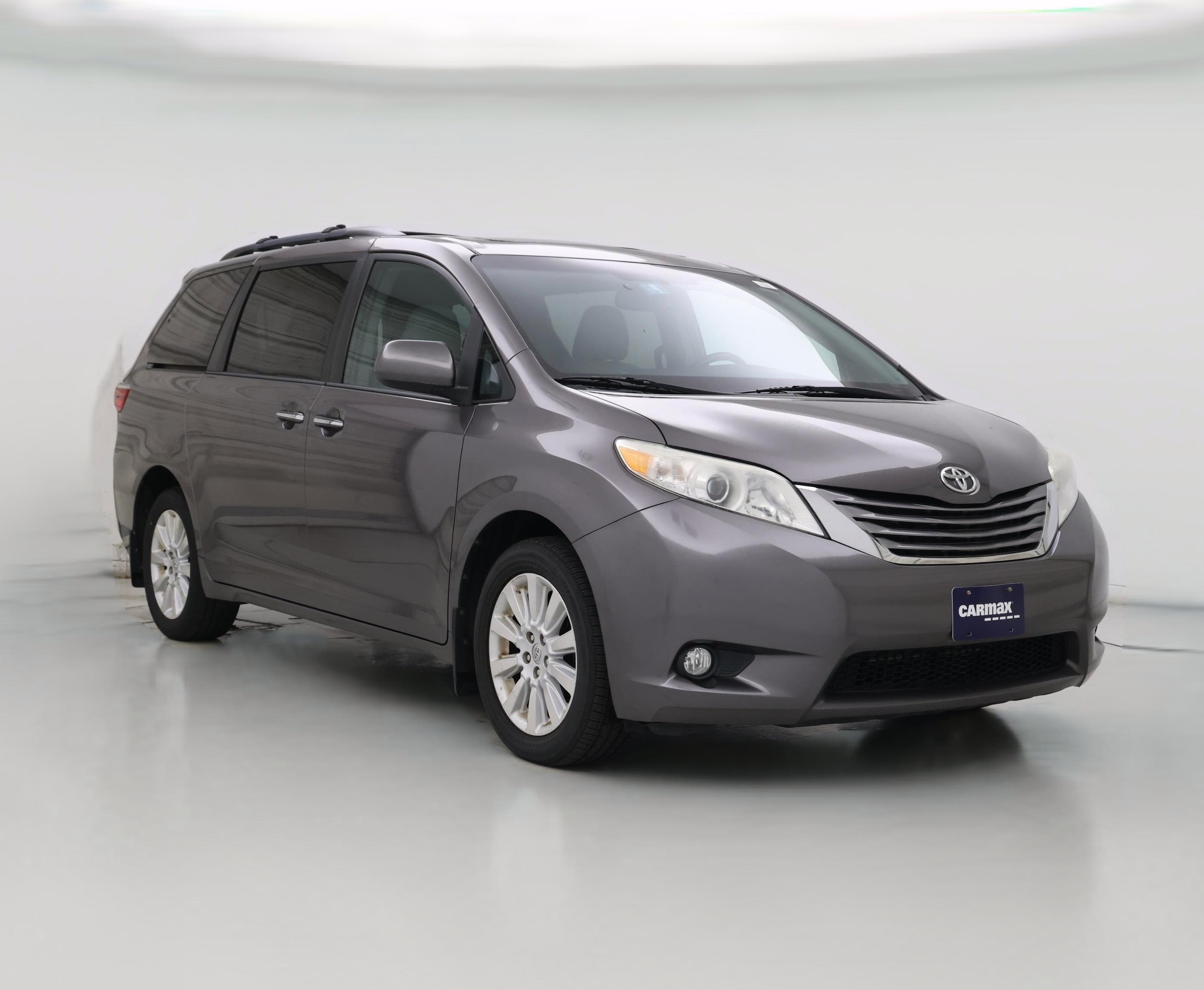 Thumbnail: 2015 Toyota Sienna - 1