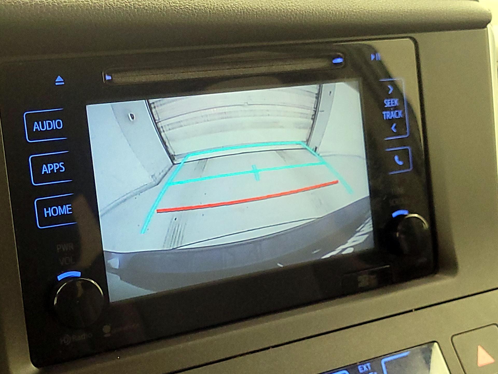 Thumbnail: 2015 Toyota Sienna - 14