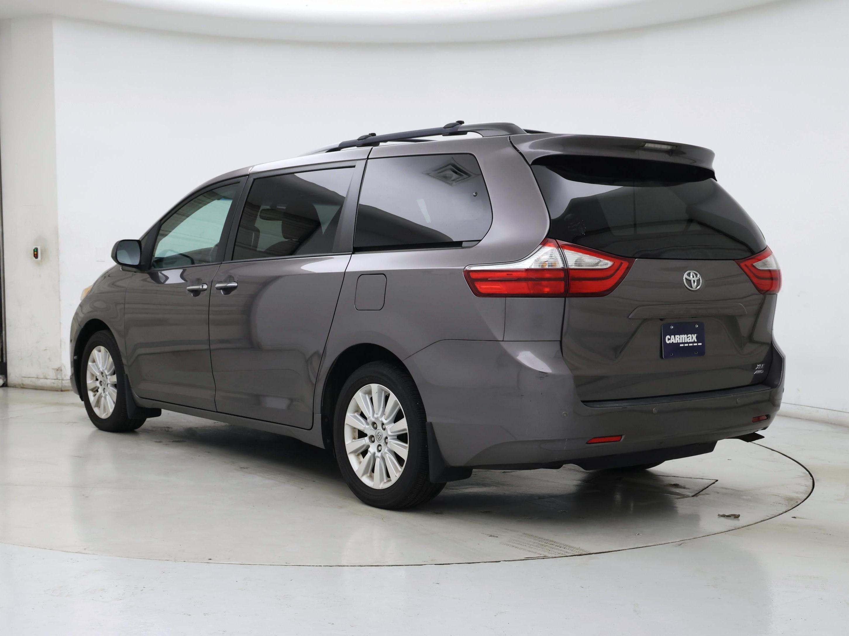 Thumbnail: 2015 Toyota Sienna - 2