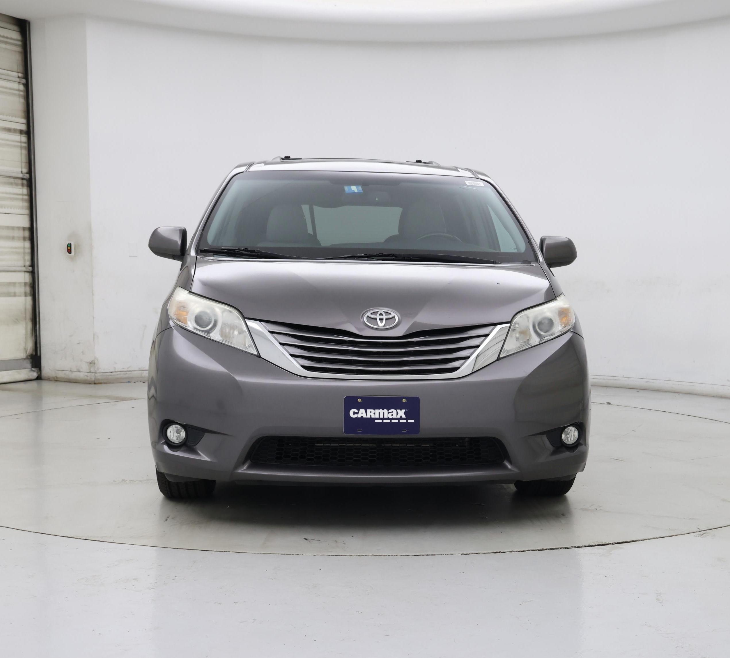 Thumbnail: 2015 Toyota Sienna - 5