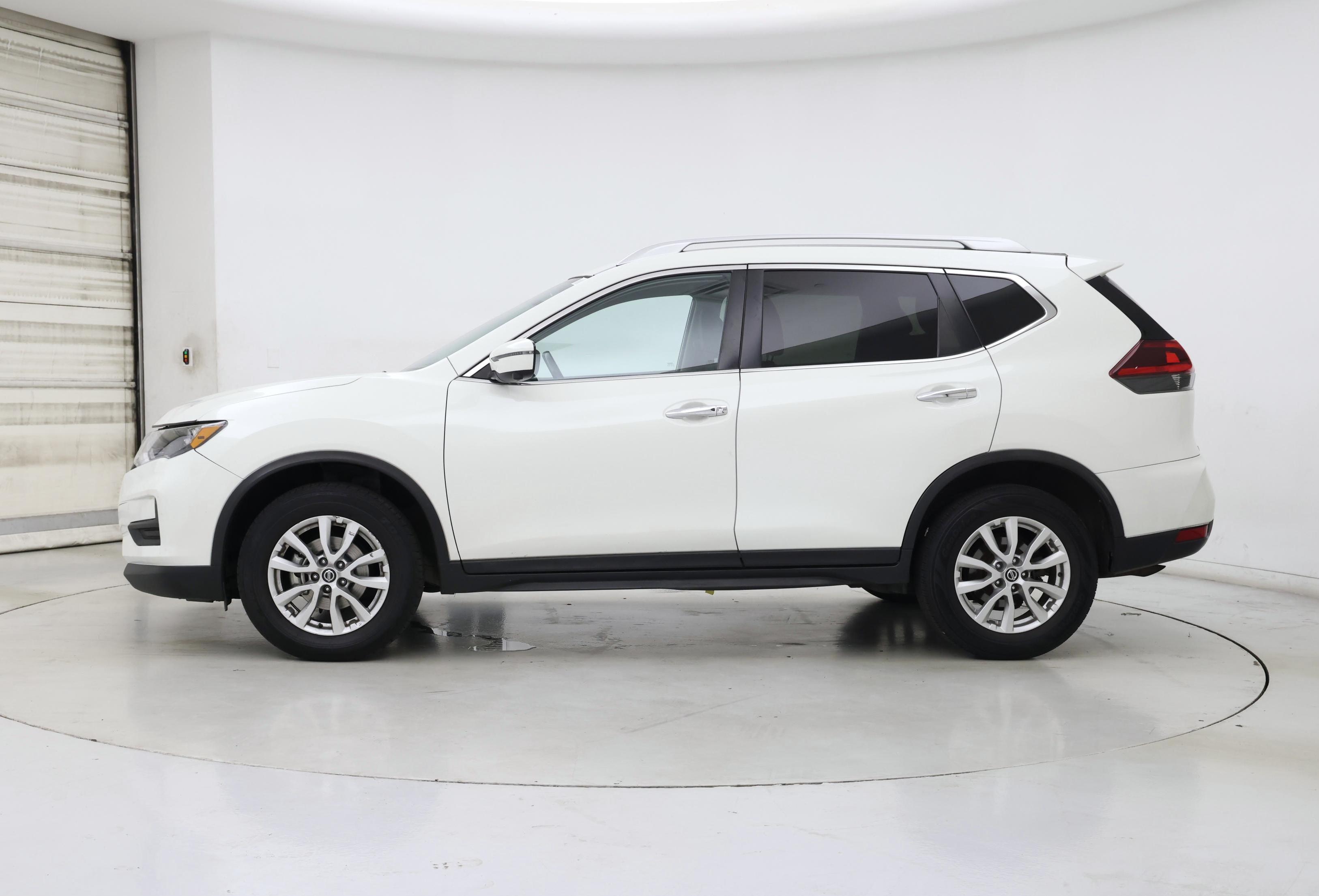 Thumbnail: 2018 Nissan Rogue - 3