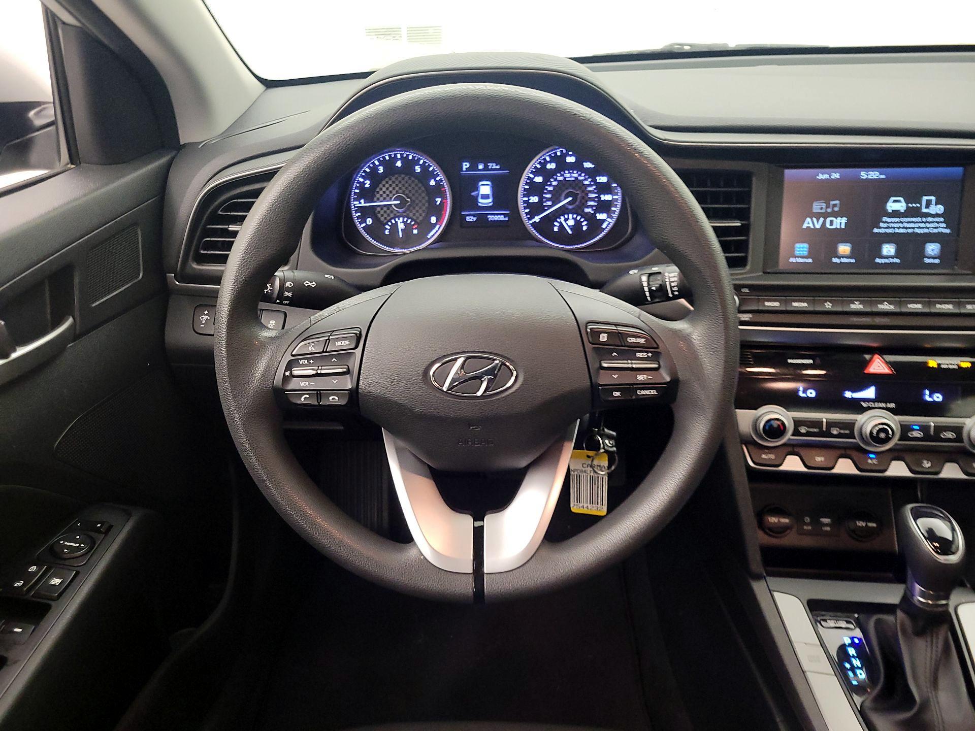Thumbnail: 2020 Hyundai Elantra - 10