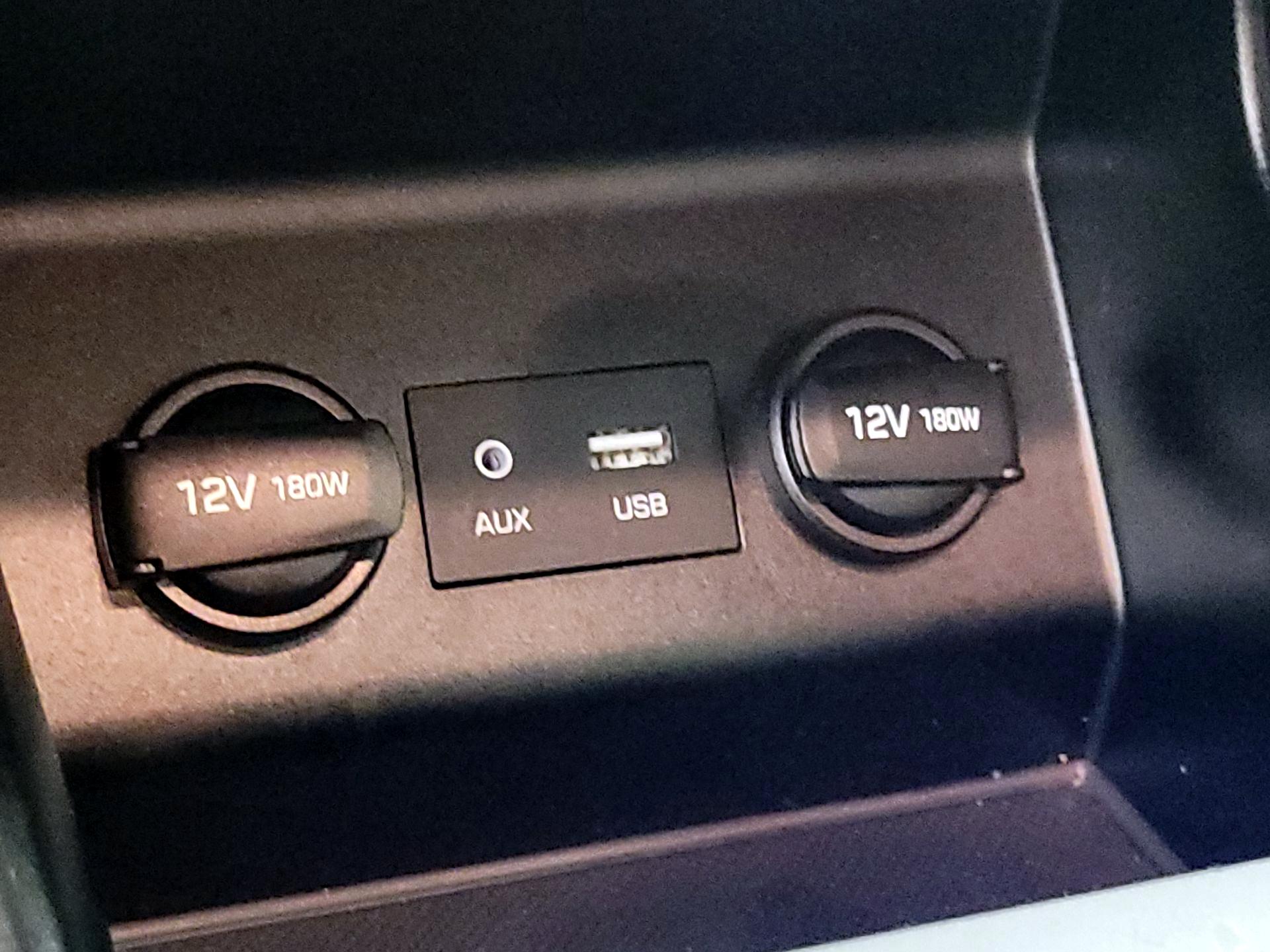 Thumbnail: 2020 Hyundai Elantra - 18