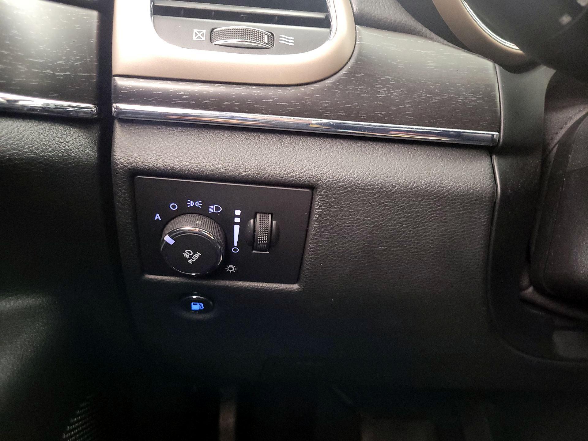 Thumbnail: 2015 Jeep Grand Cherokee - 13
