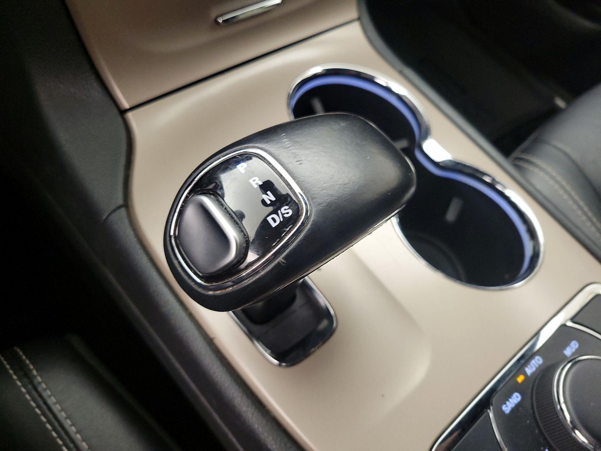 Thumbnail: 2015 Jeep Grand Cherokee - 18