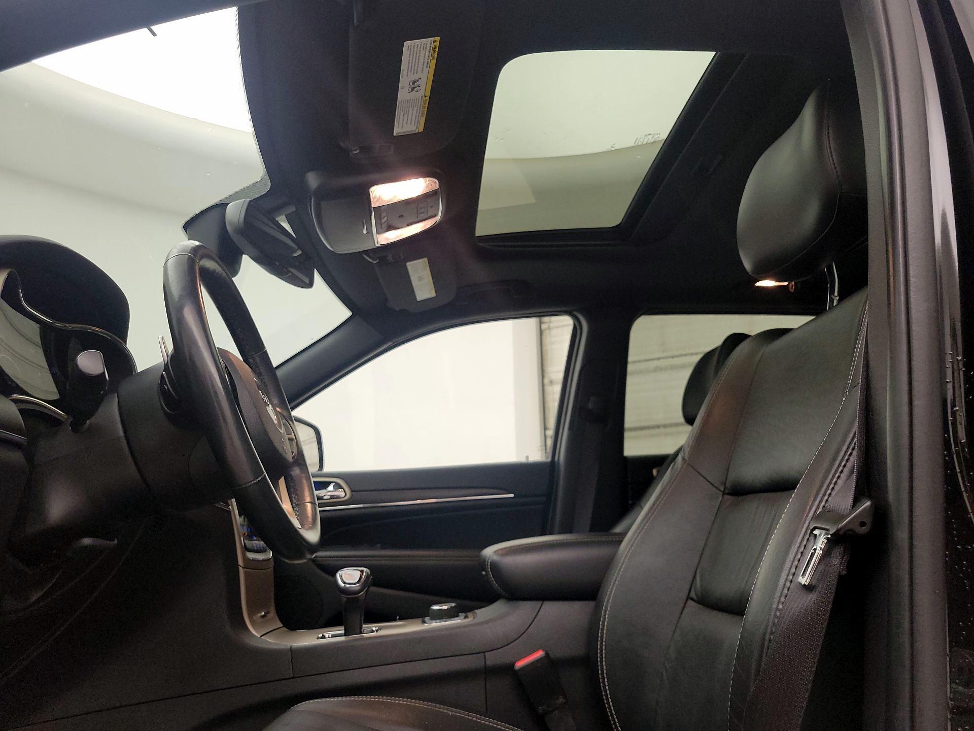Thumbnail: 2015 Jeep Grand Cherokee - 20