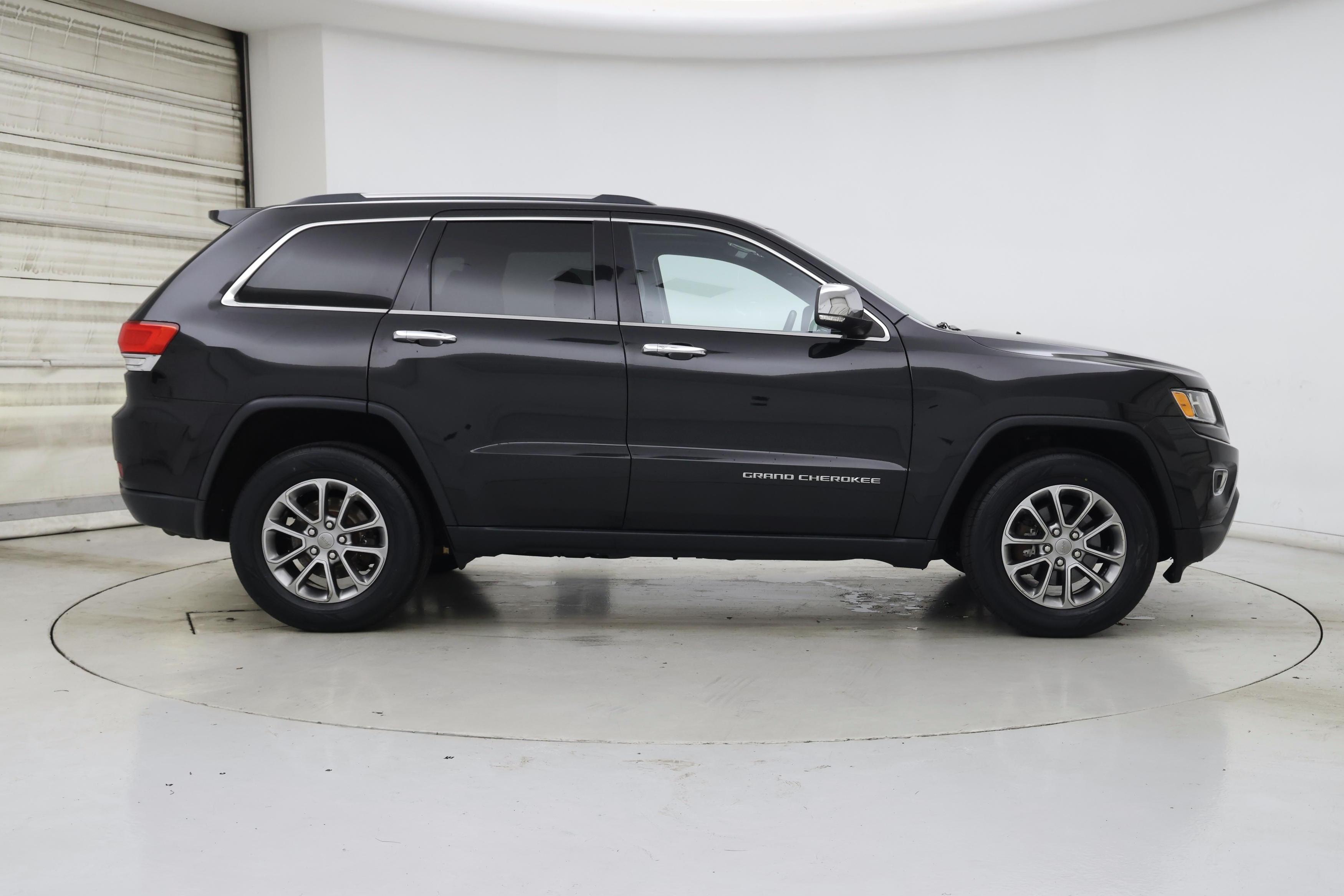 Thumbnail: 2015 Jeep Grand Cherokee - 7