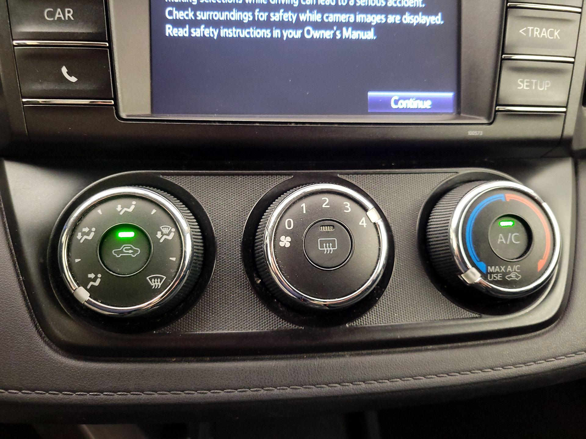 Thumbnail: 2016 Toyota RAV4 - 16