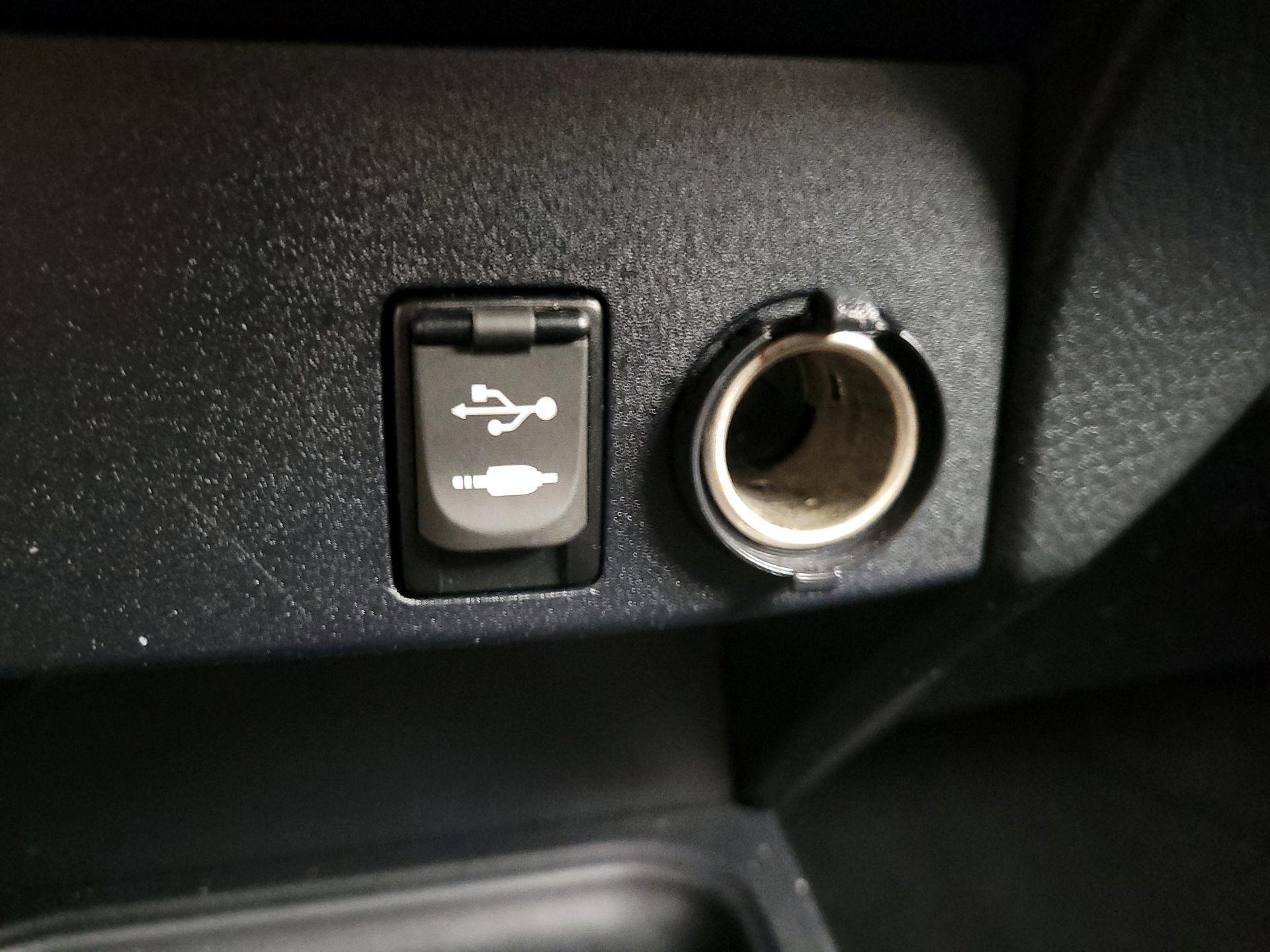 Thumbnail: 2016 Toyota RAV4 - 18