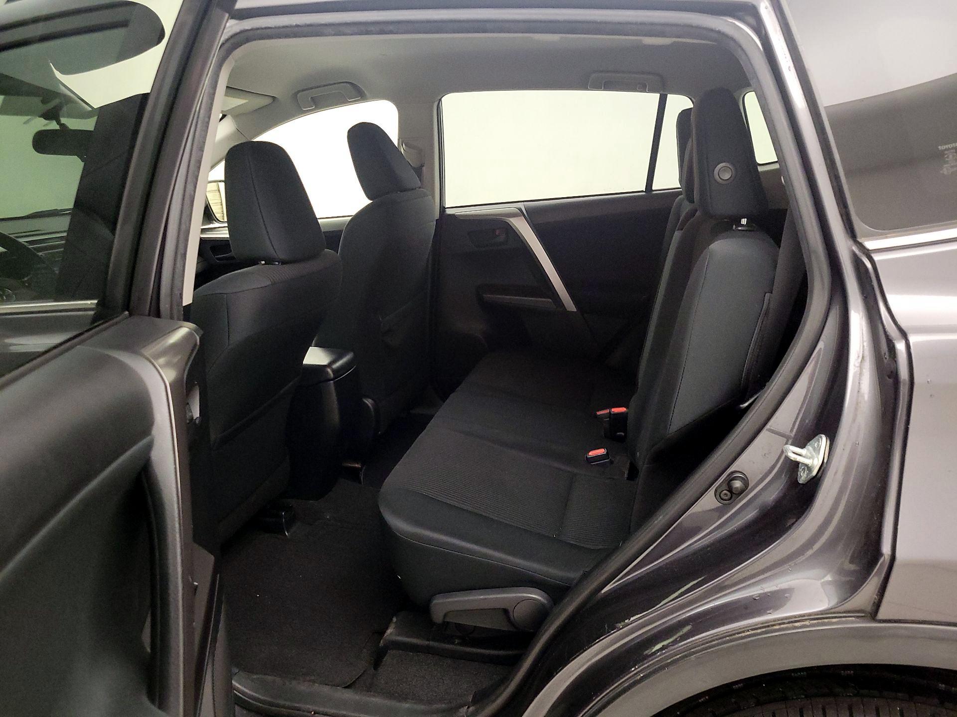 Thumbnail: 2016 Toyota RAV4 - 19