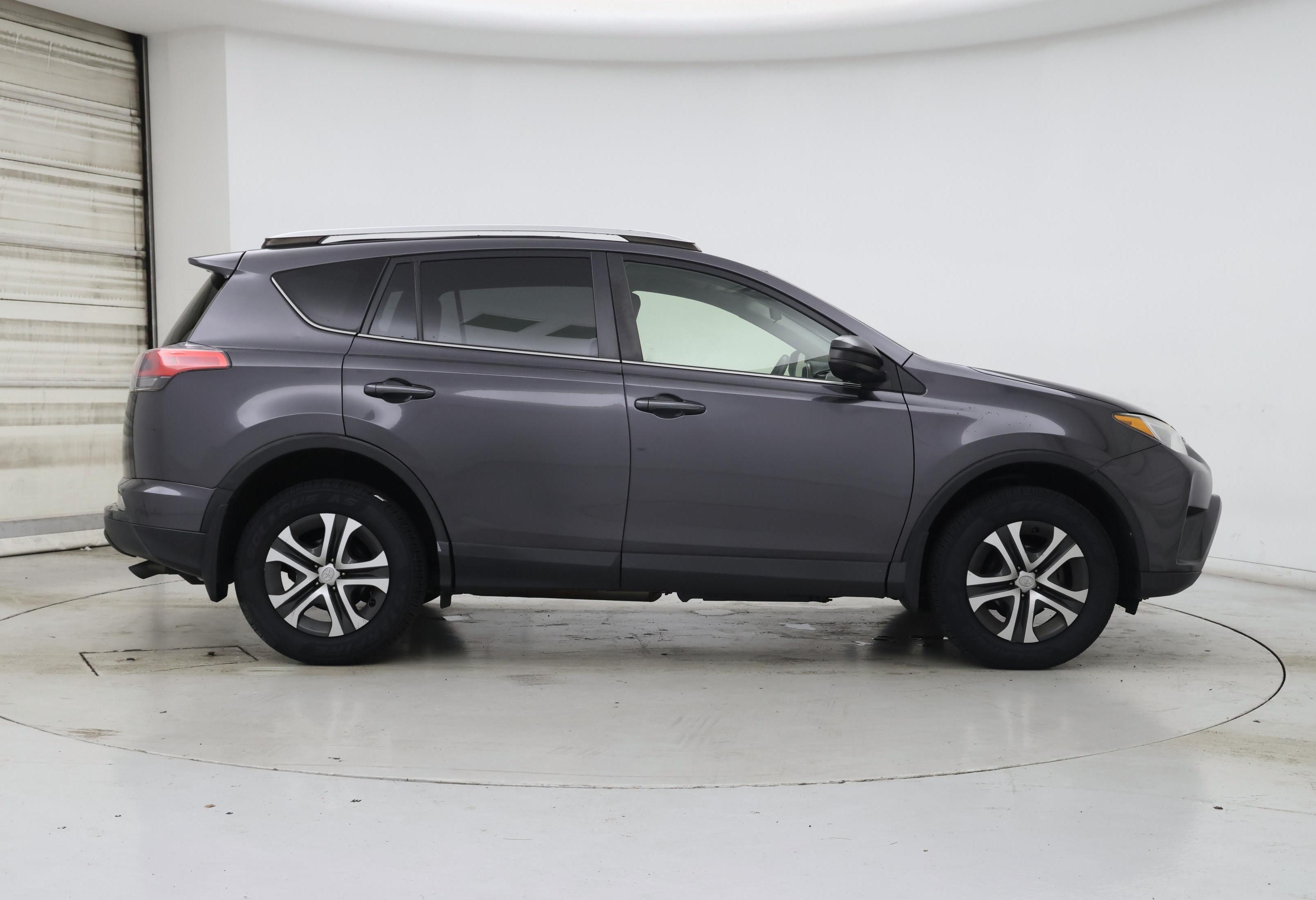 Thumbnail: 2016 Toyota RAV4 - 7