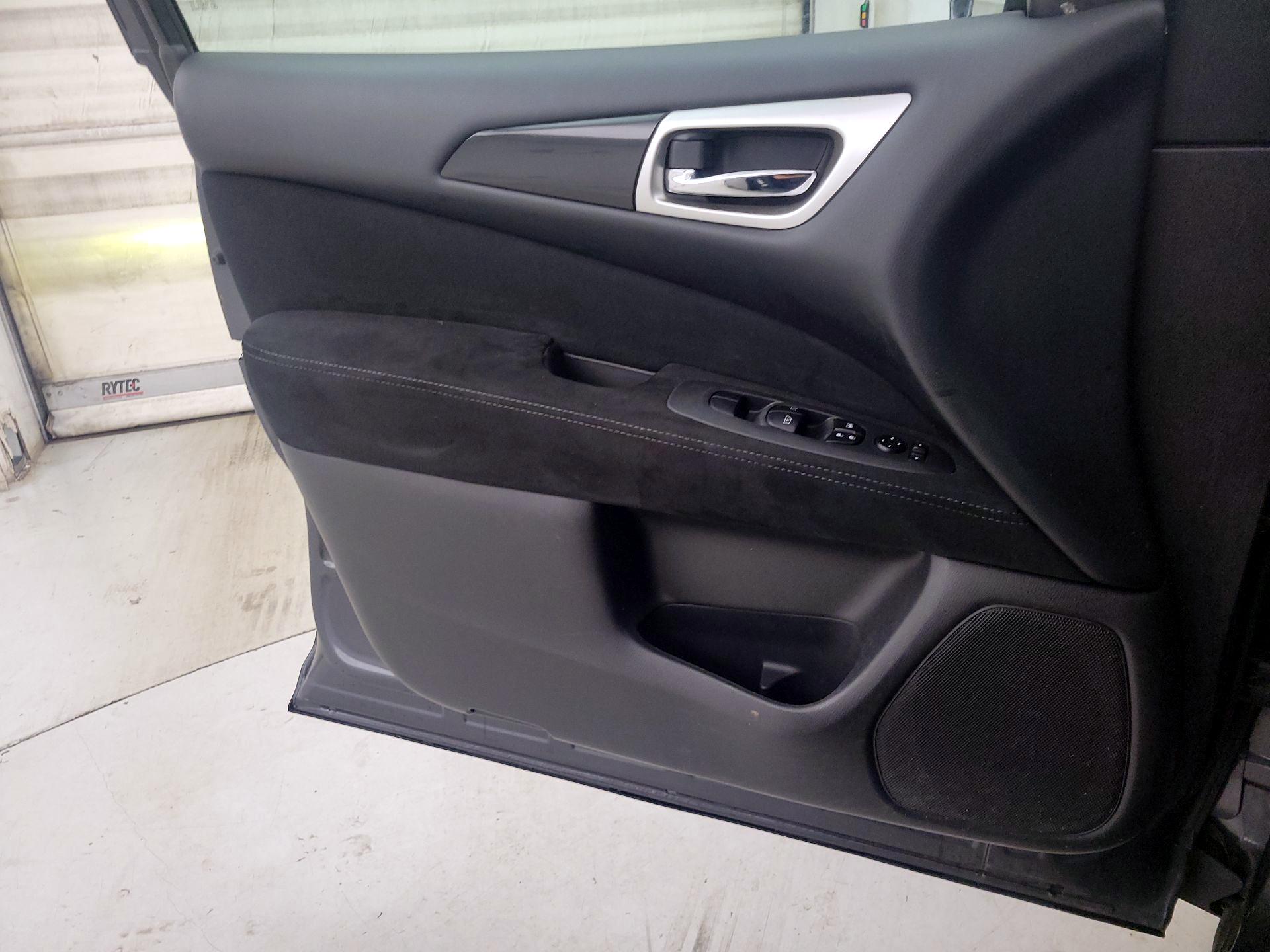 Thumbnail: 2014 Nissan Pathfinder - 12