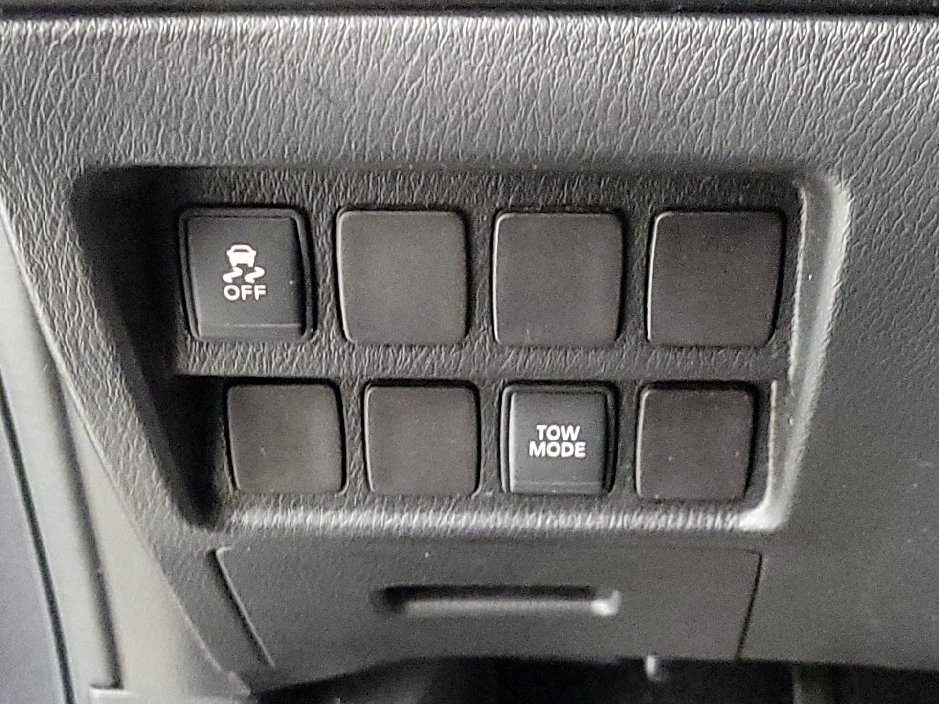 Thumbnail: 2014 Nissan Pathfinder - 13
