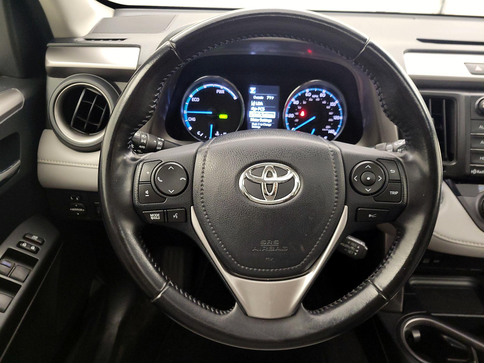 Thumbnail: 2017 Toyota RAV4 - 10
