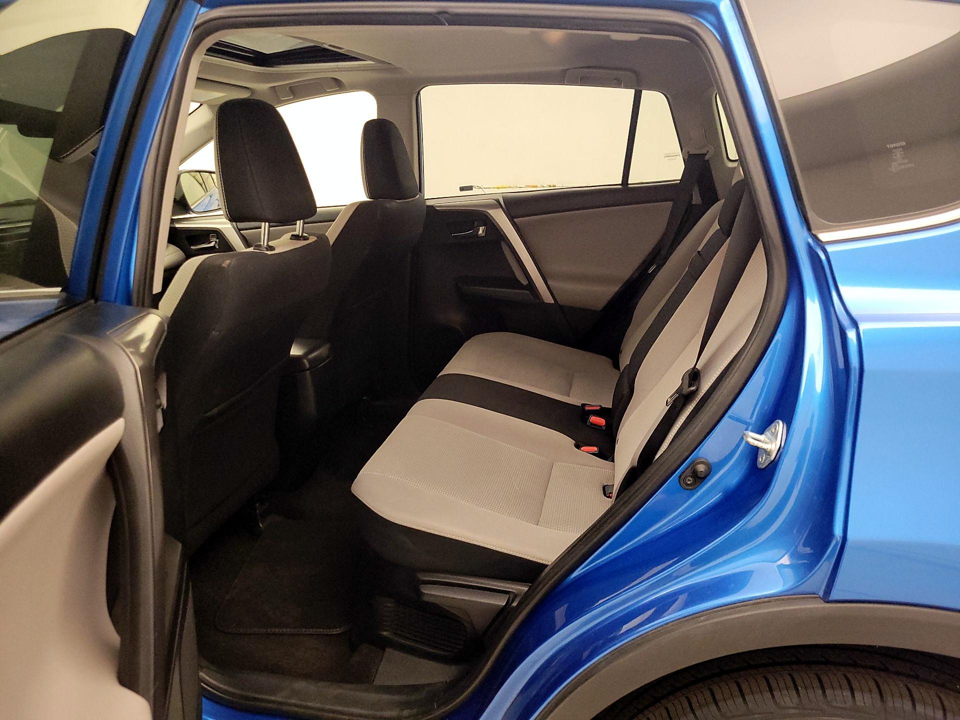 Thumbnail: 2017 Toyota RAV4 - 20