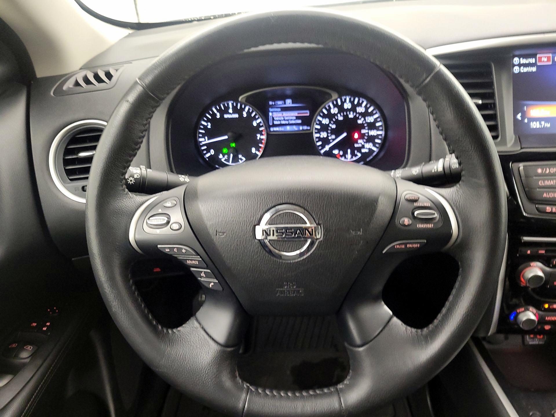 Thumbnail: 2019 Nissan Pathfinder - 10