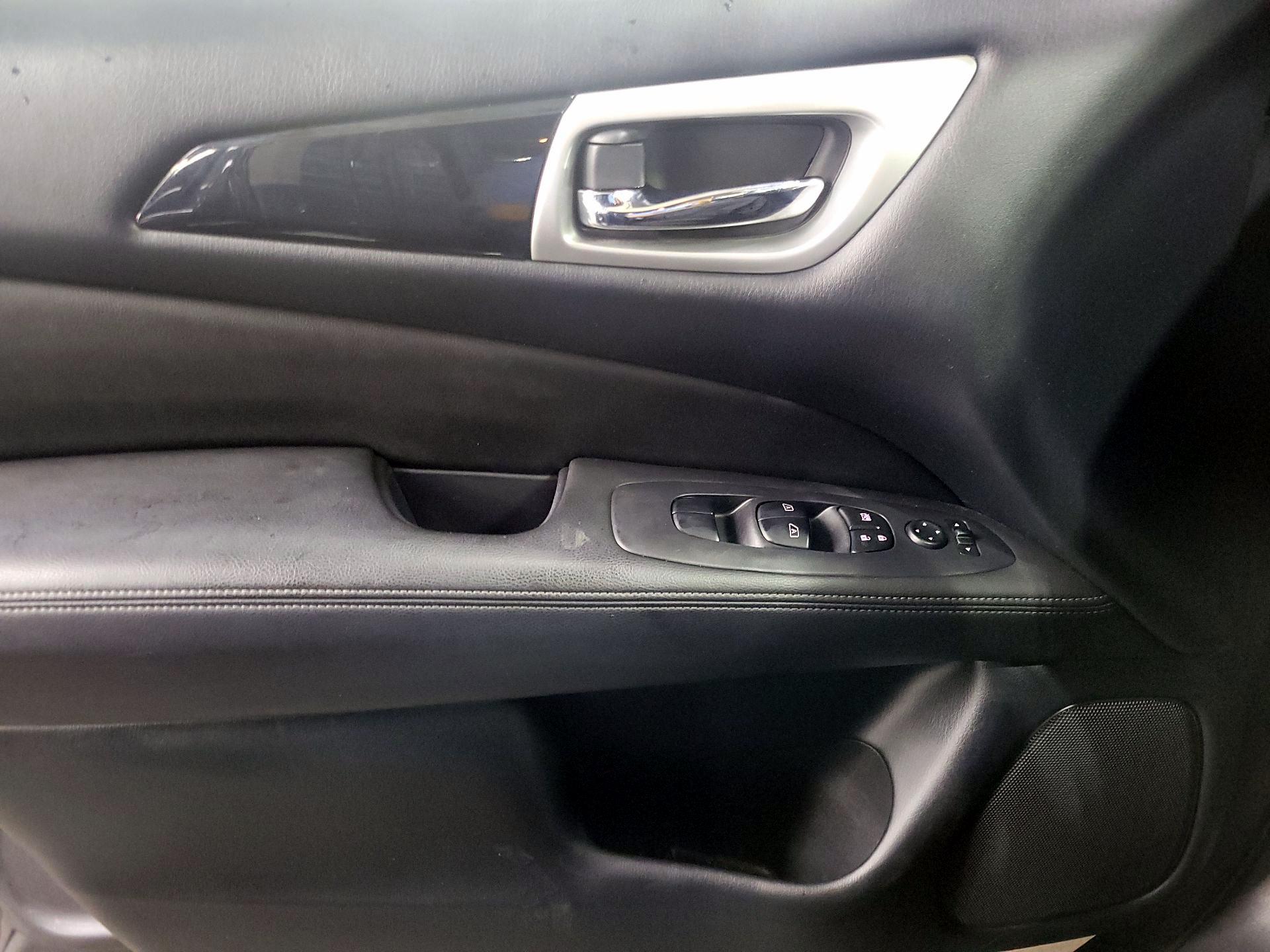 Thumbnail: 2019 Nissan Pathfinder - 12