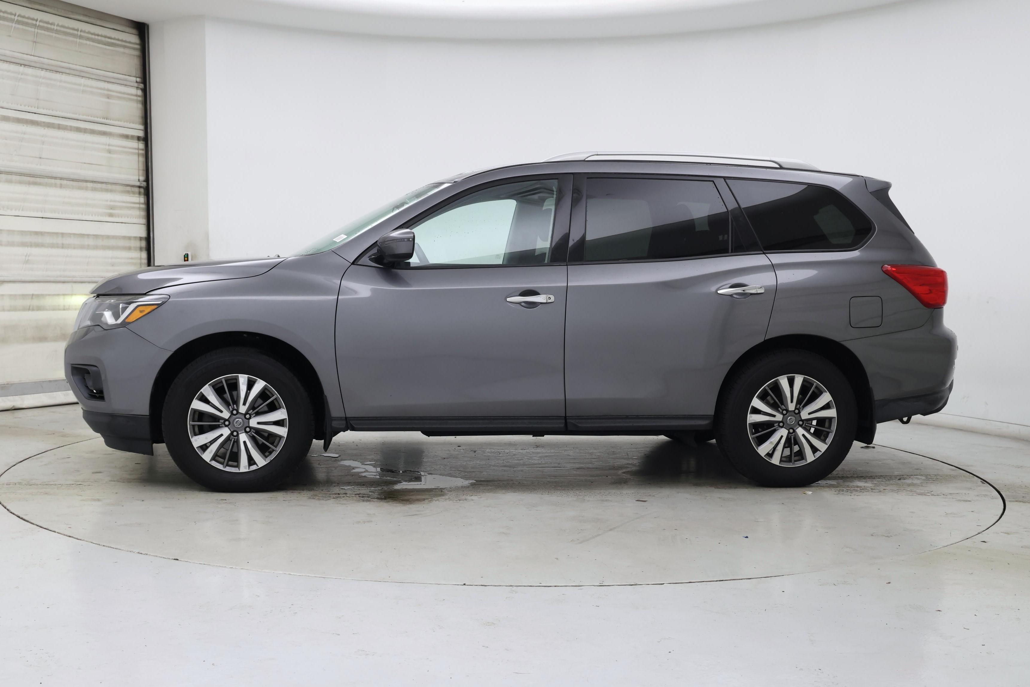Thumbnail: 2019 Nissan Pathfinder - 3