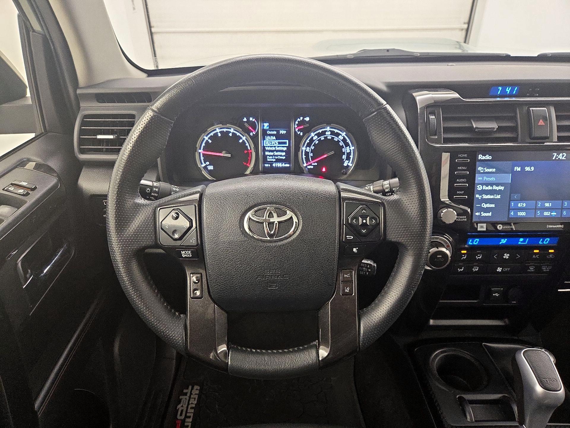 Thumbnail: 2021 Toyota 4Runner - 10