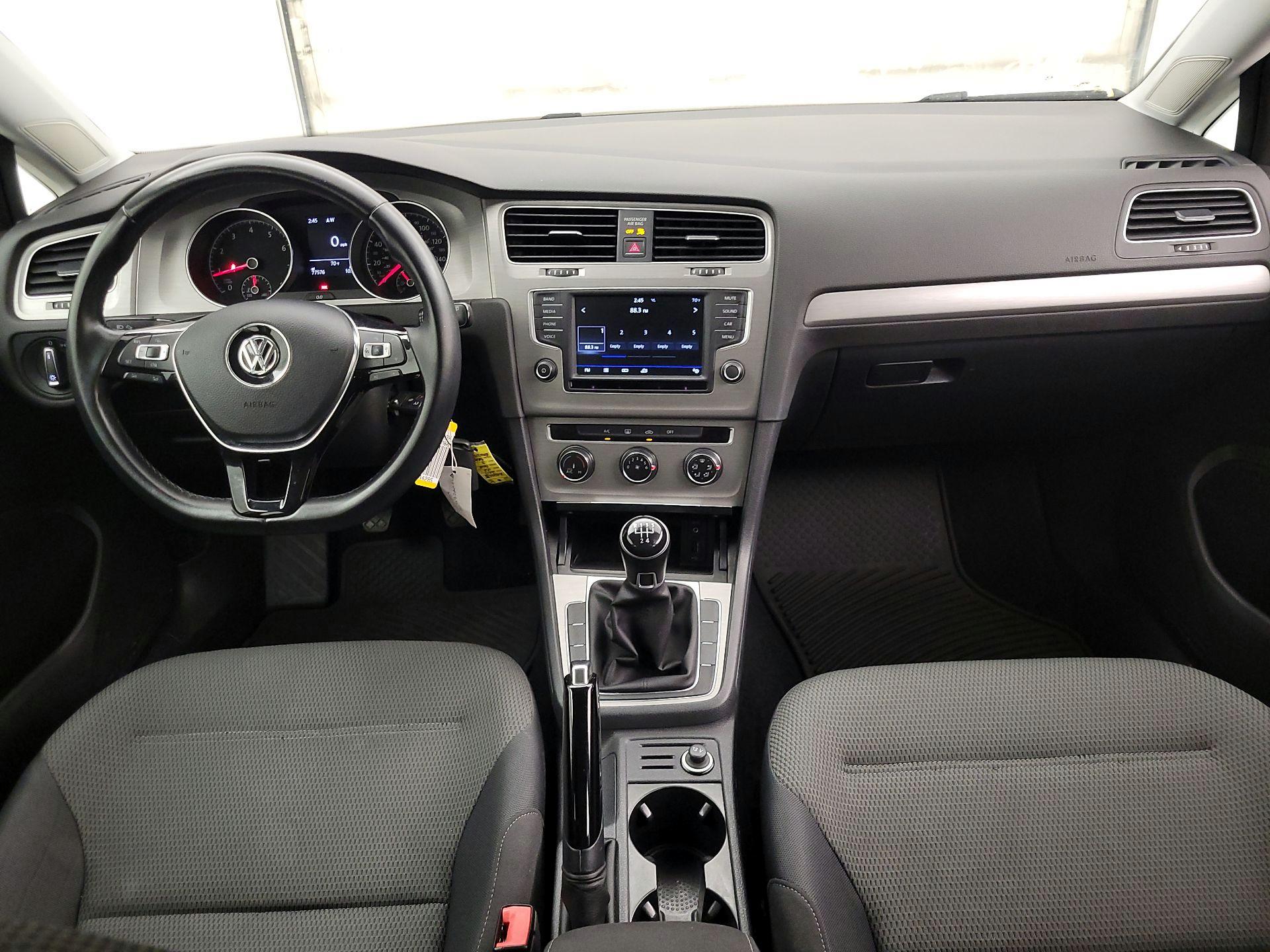 Thumbnail: 2017 Volkswagen Golf - 9