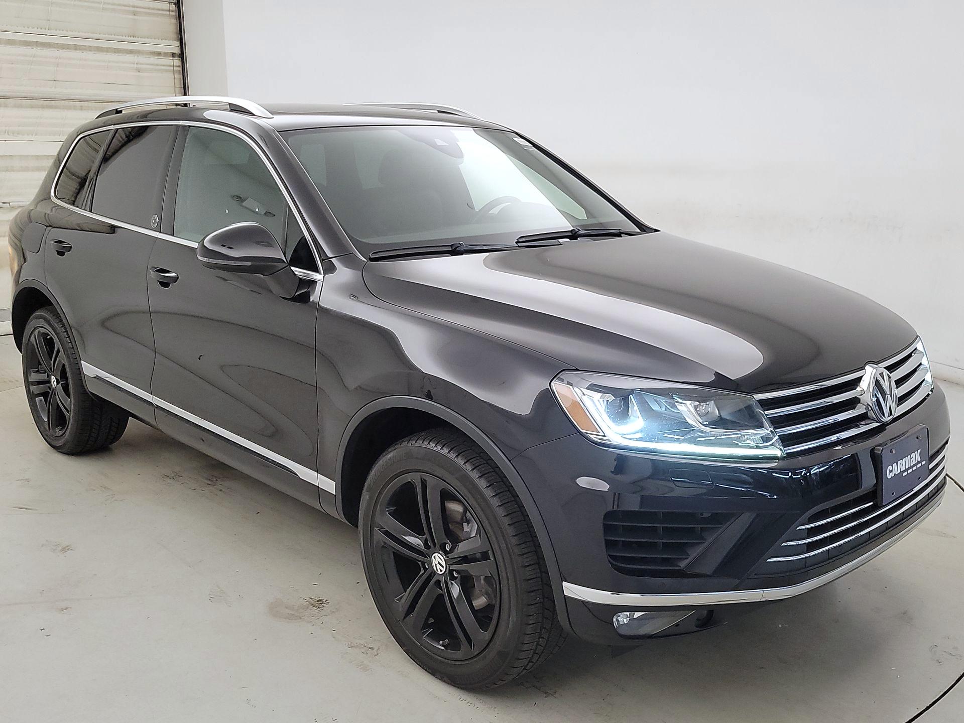 Thumbnail: 2017 Volkswagen Touareg - 1