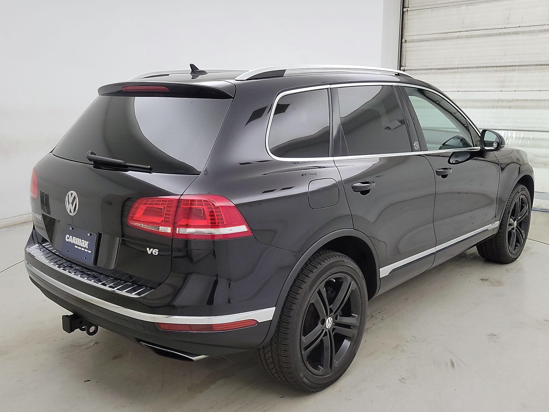 Thumbnail: 2017 Volkswagen Touareg - 5