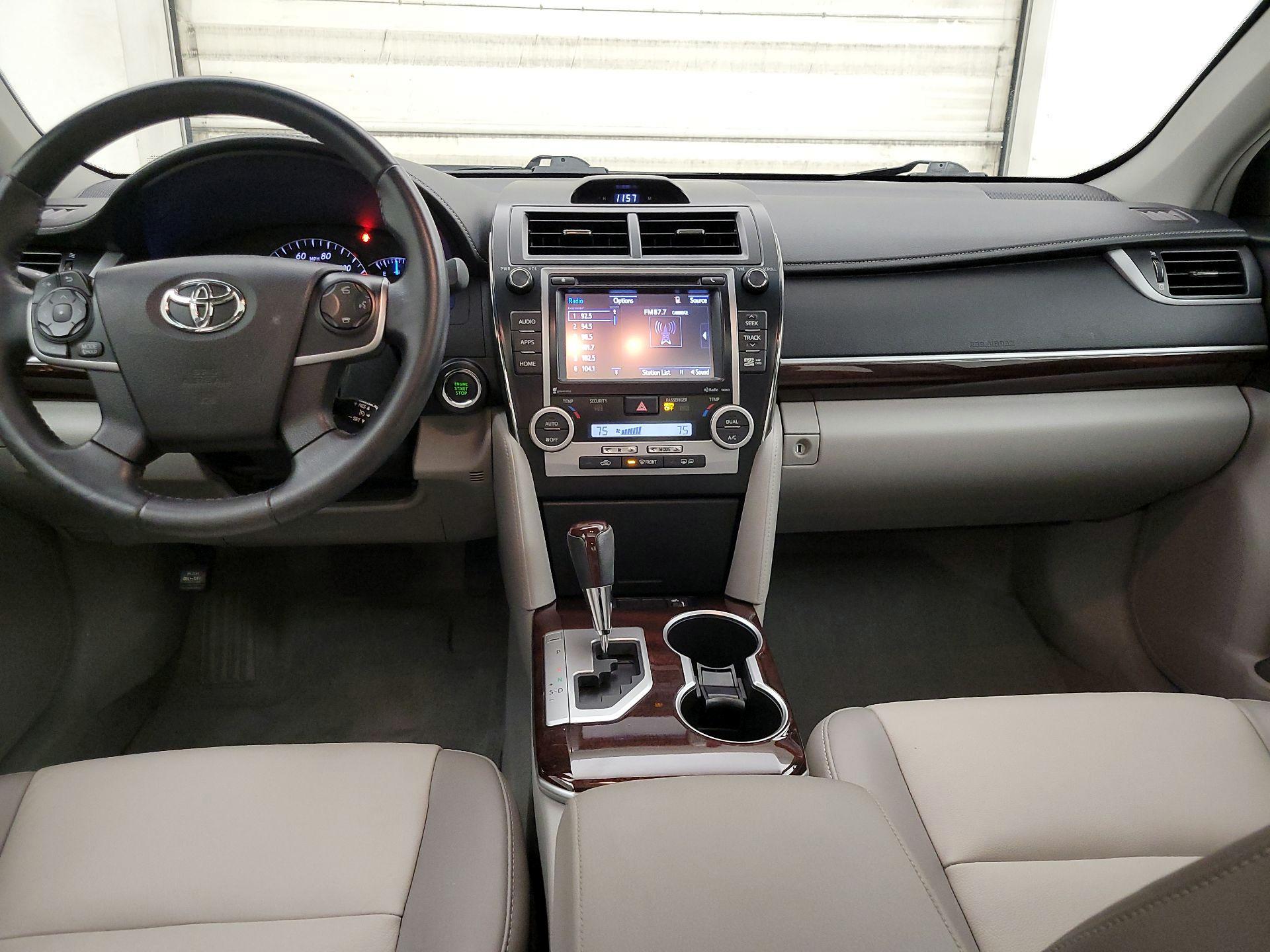 Thumbnail: 2014 Toyota Camry - 9