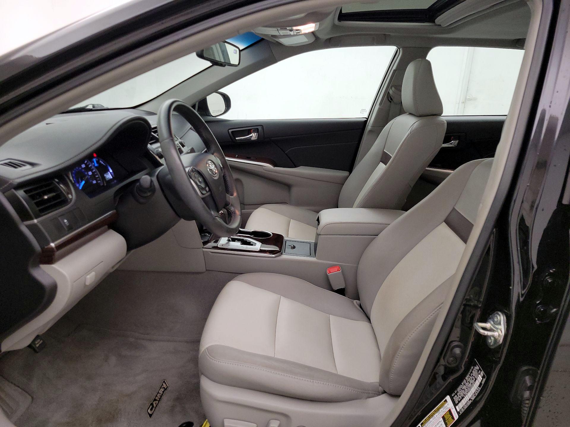 Thumbnail: 2014 Toyota Camry - 11
