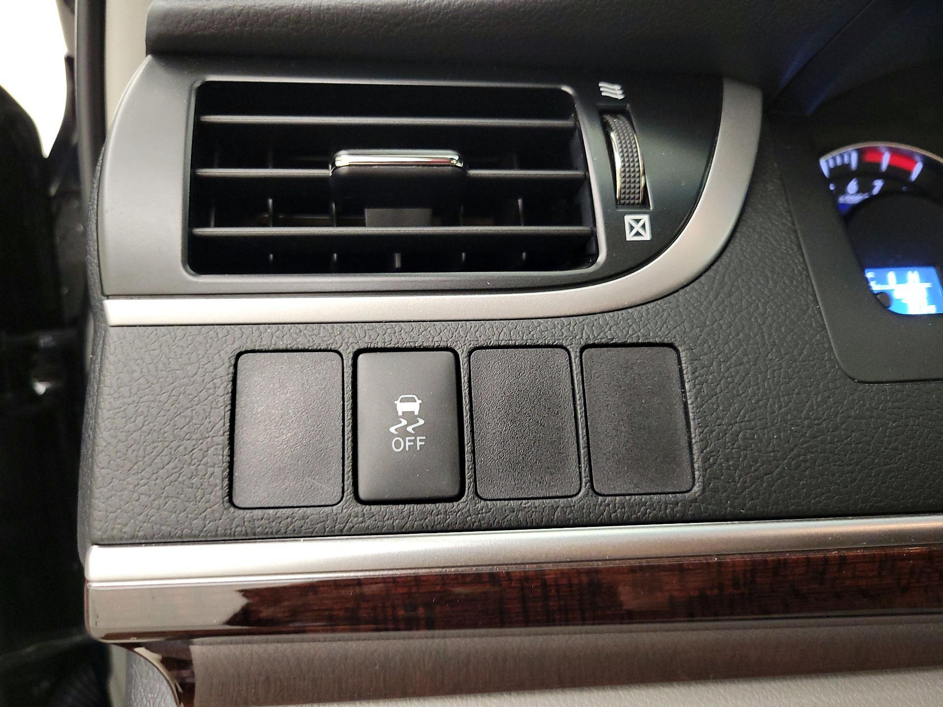 Thumbnail: 2014 Toyota Camry - 13