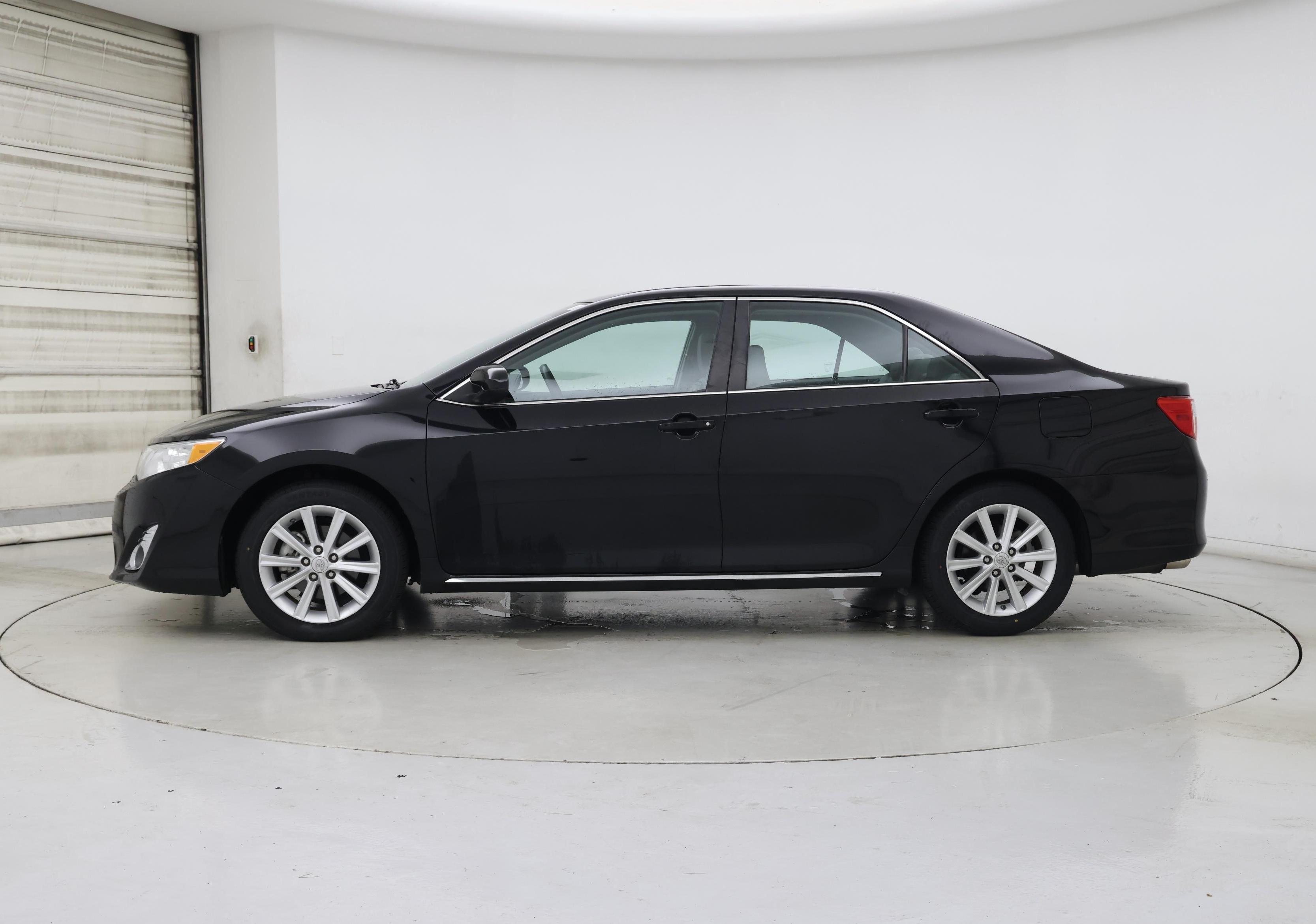 Thumbnail: 2014 Toyota Camry - 3