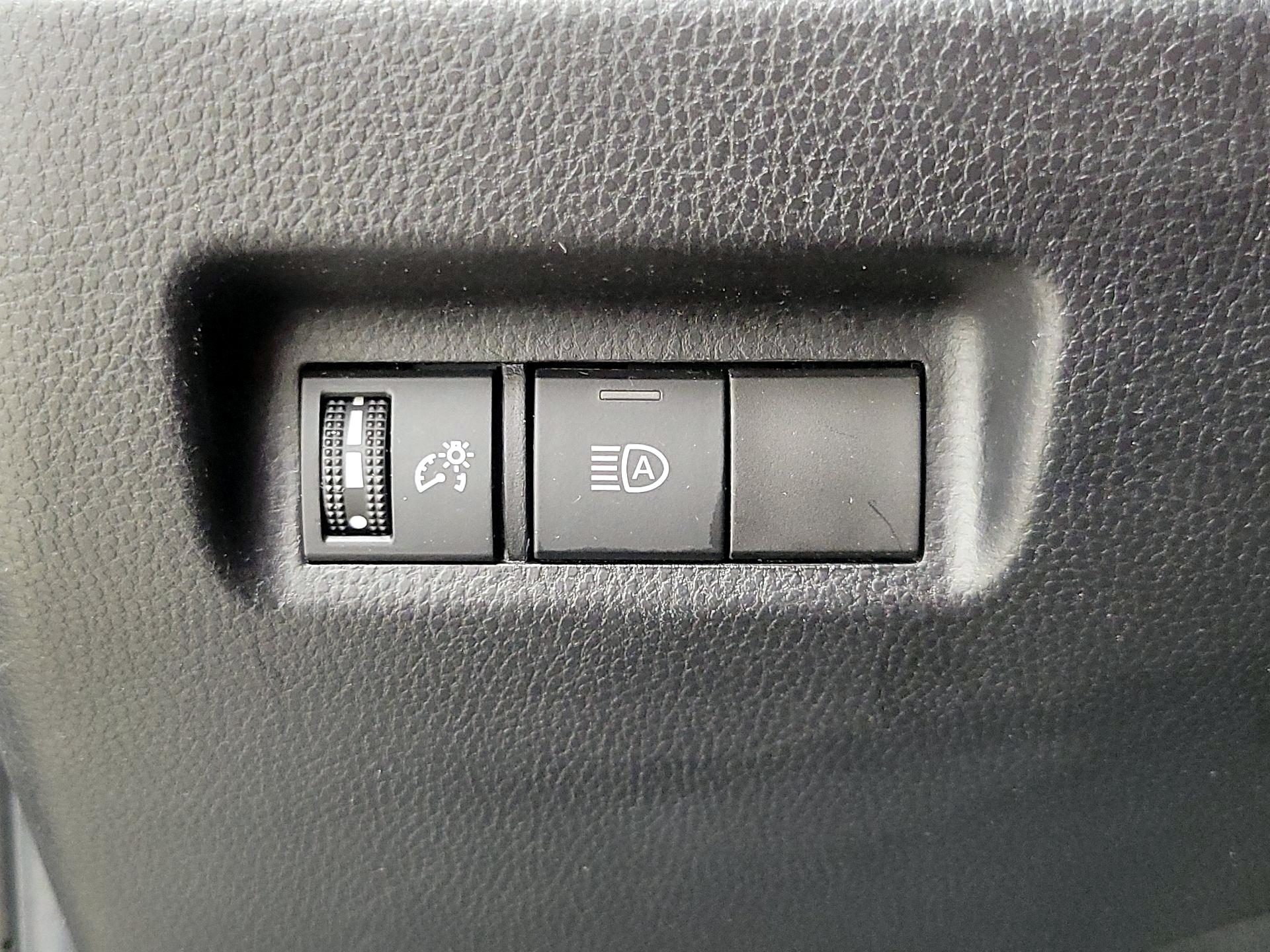 Thumbnail: 2019 Toyota RAV4 - 13