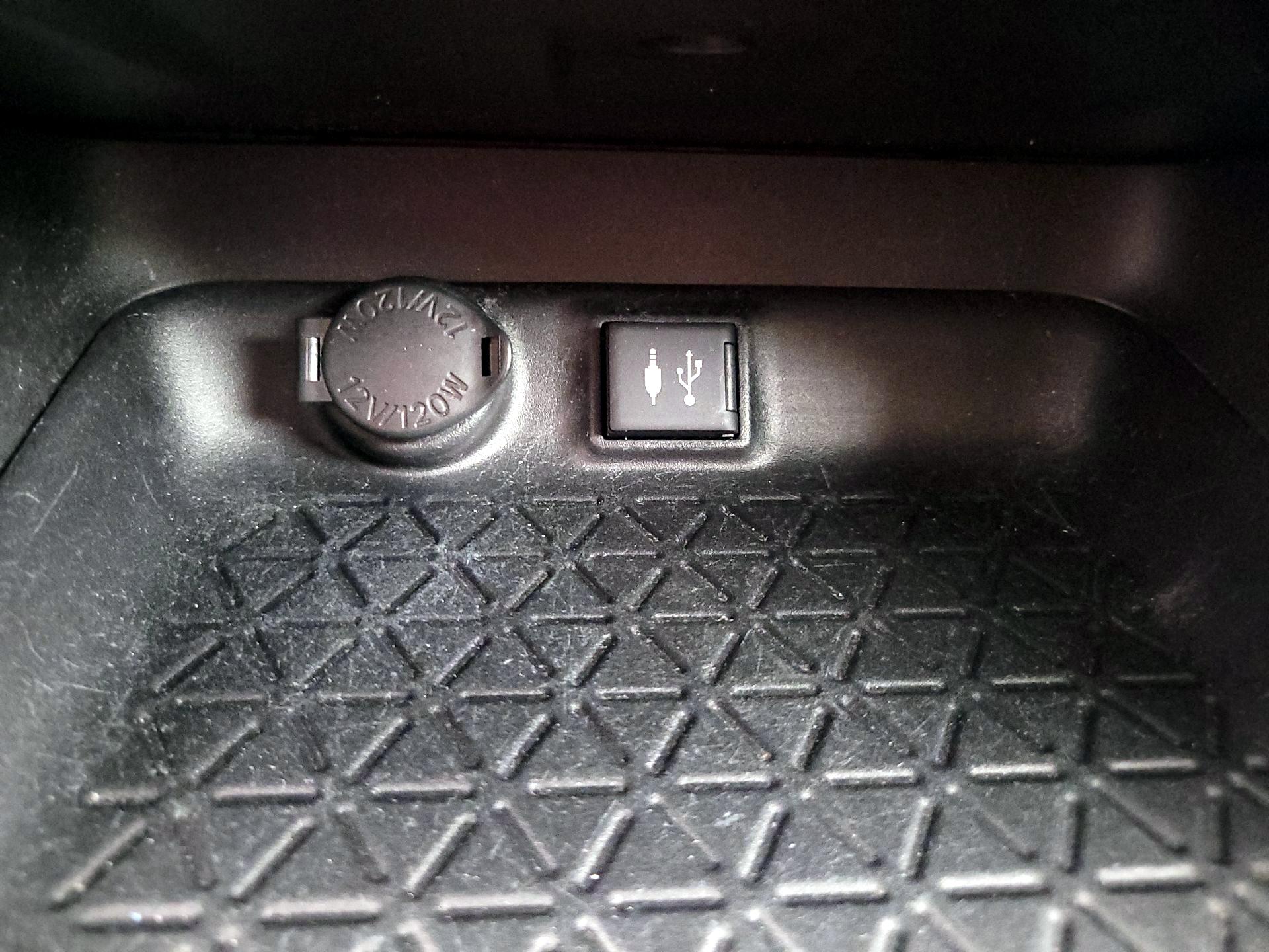Thumbnail: 2019 Toyota RAV4 - 18