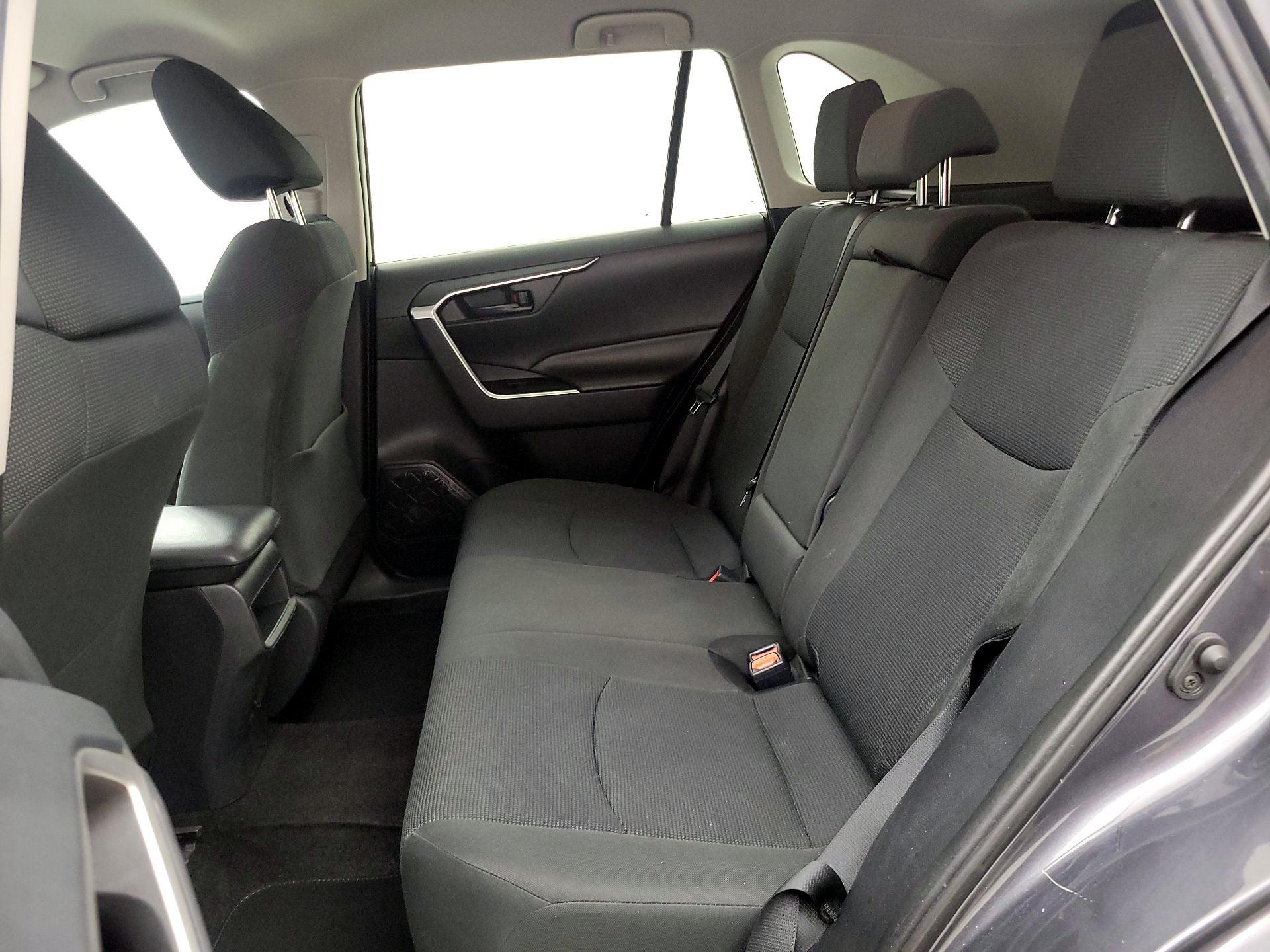 Thumbnail: 2019 Toyota RAV4 - 19