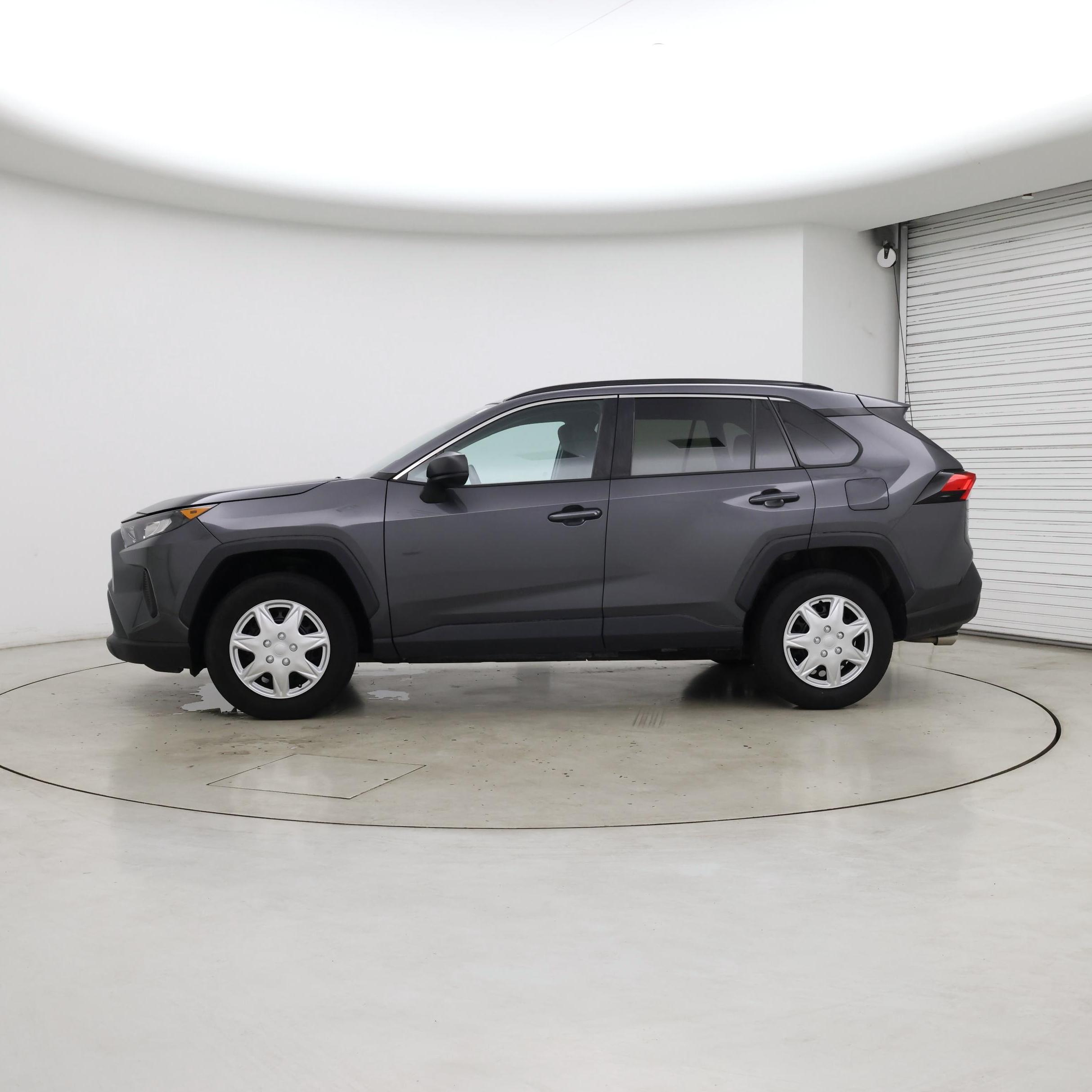 Thumbnail: 2019 Toyota RAV4 - 3