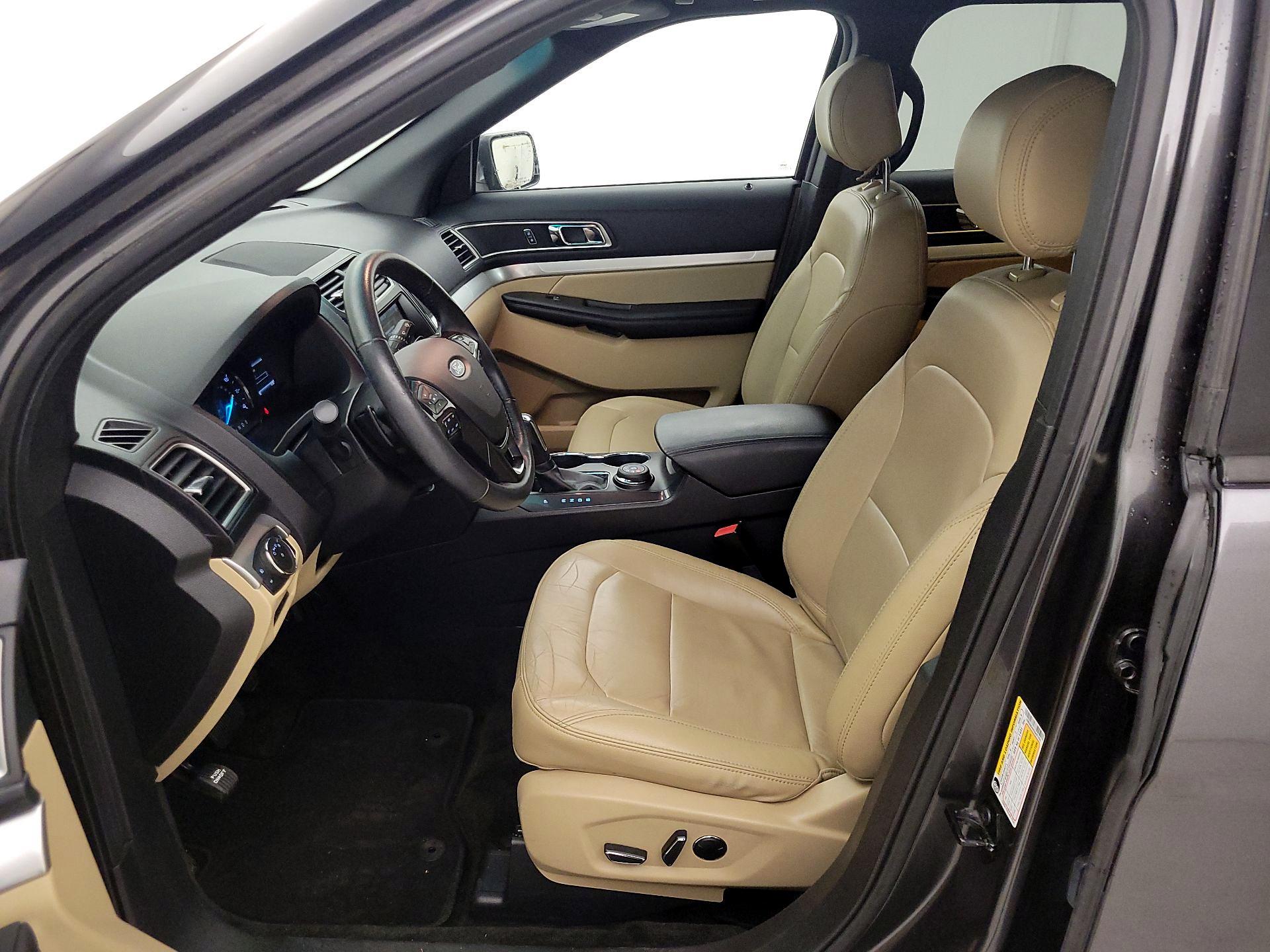 Thumbnail: 2016 Ford Explorer - 11